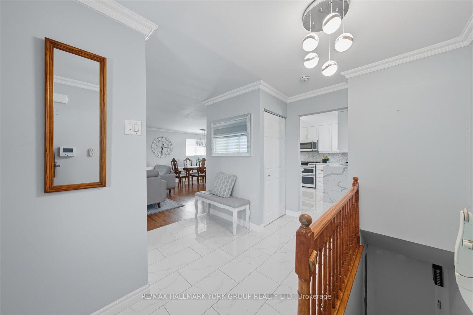 Photo 7 of 27 Bromley Crescent, Brampton, Avondale — HOMEH