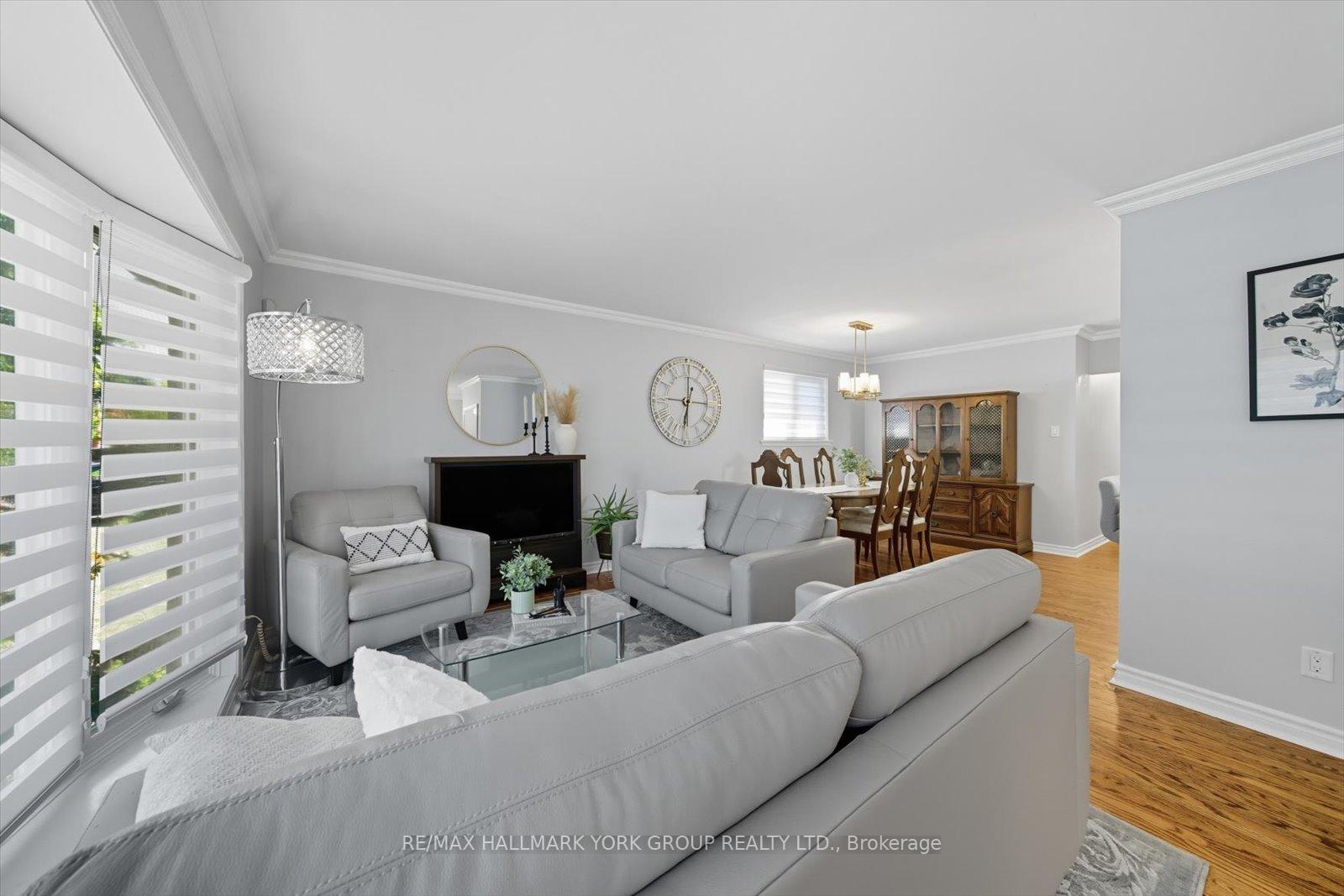 Photo 9 of 27 Bromley Crescent, Brampton, Avondale — HOMEH