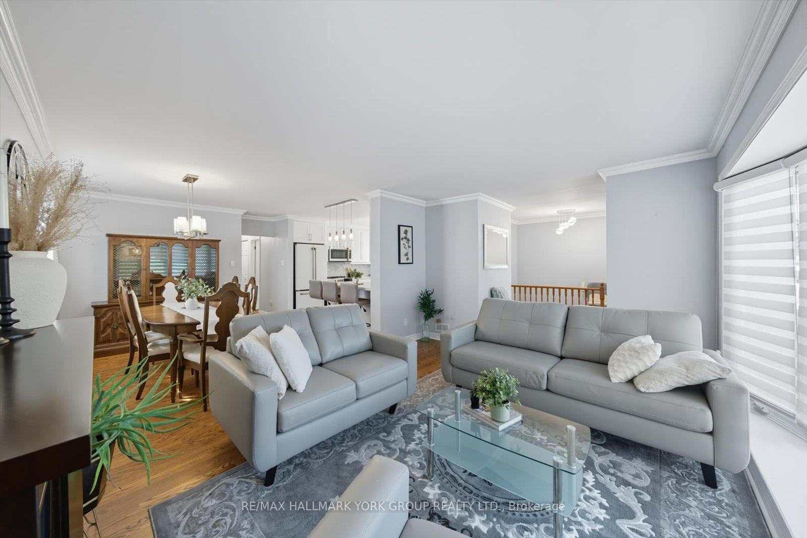 Photo 11 of 27 Bromley Crescent, Brampton, Avondale — HOMEH