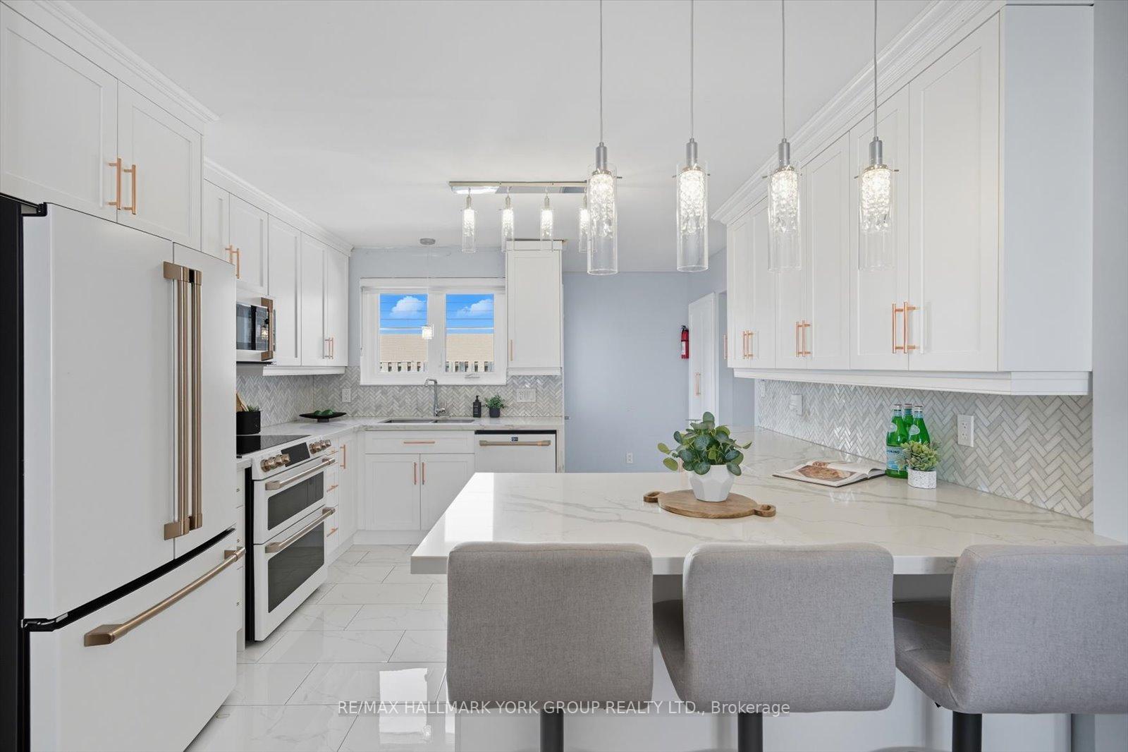 Photo 15 of 27 Bromley Crescent, Brampton, Avondale — HOMEH