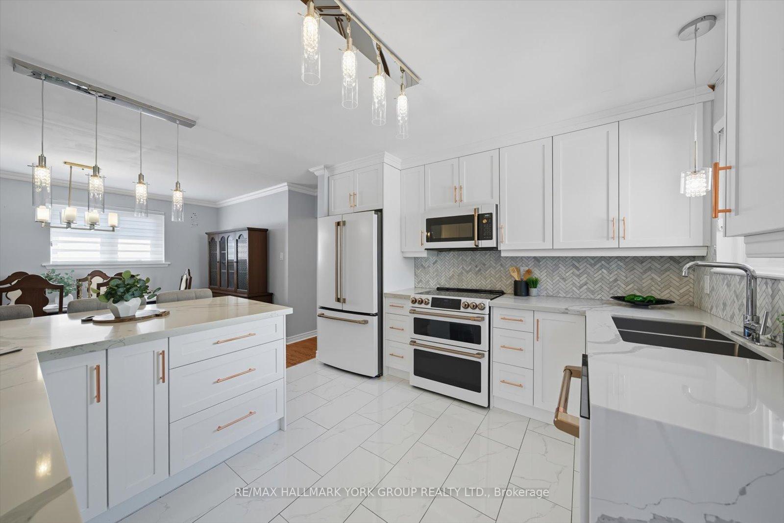 Photo 16 of 27 Bromley Crescent, Brampton, Avondale — HOMEH