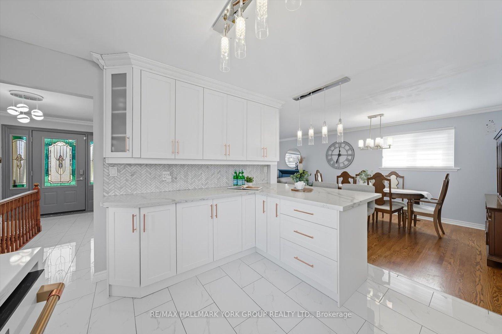Photo 19 of 27 Bromley Crescent, Brampton, Avondale — HOMEH