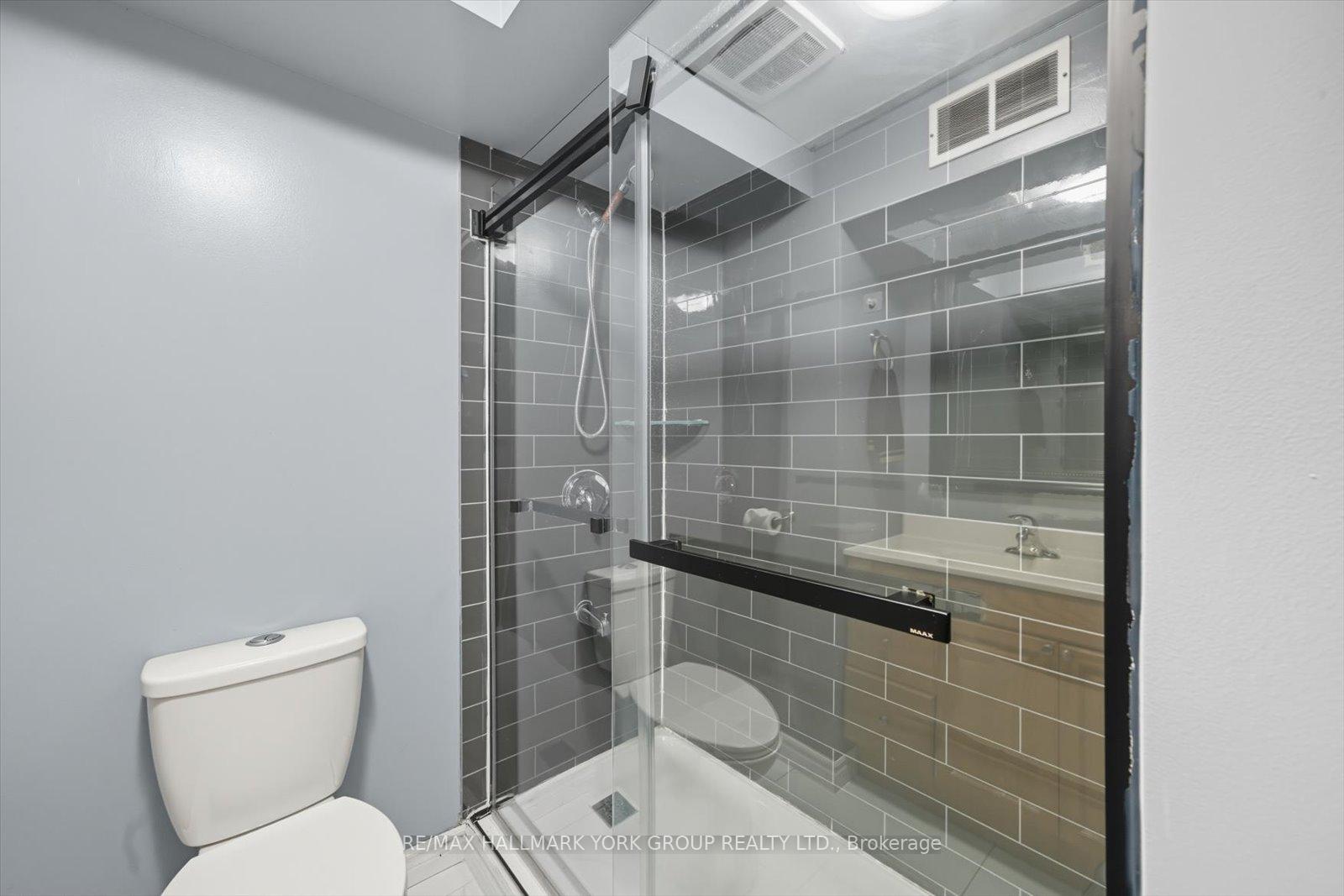 Photo 35 of 27 Bromley Crescent, Brampton, Avondale — HOMEH