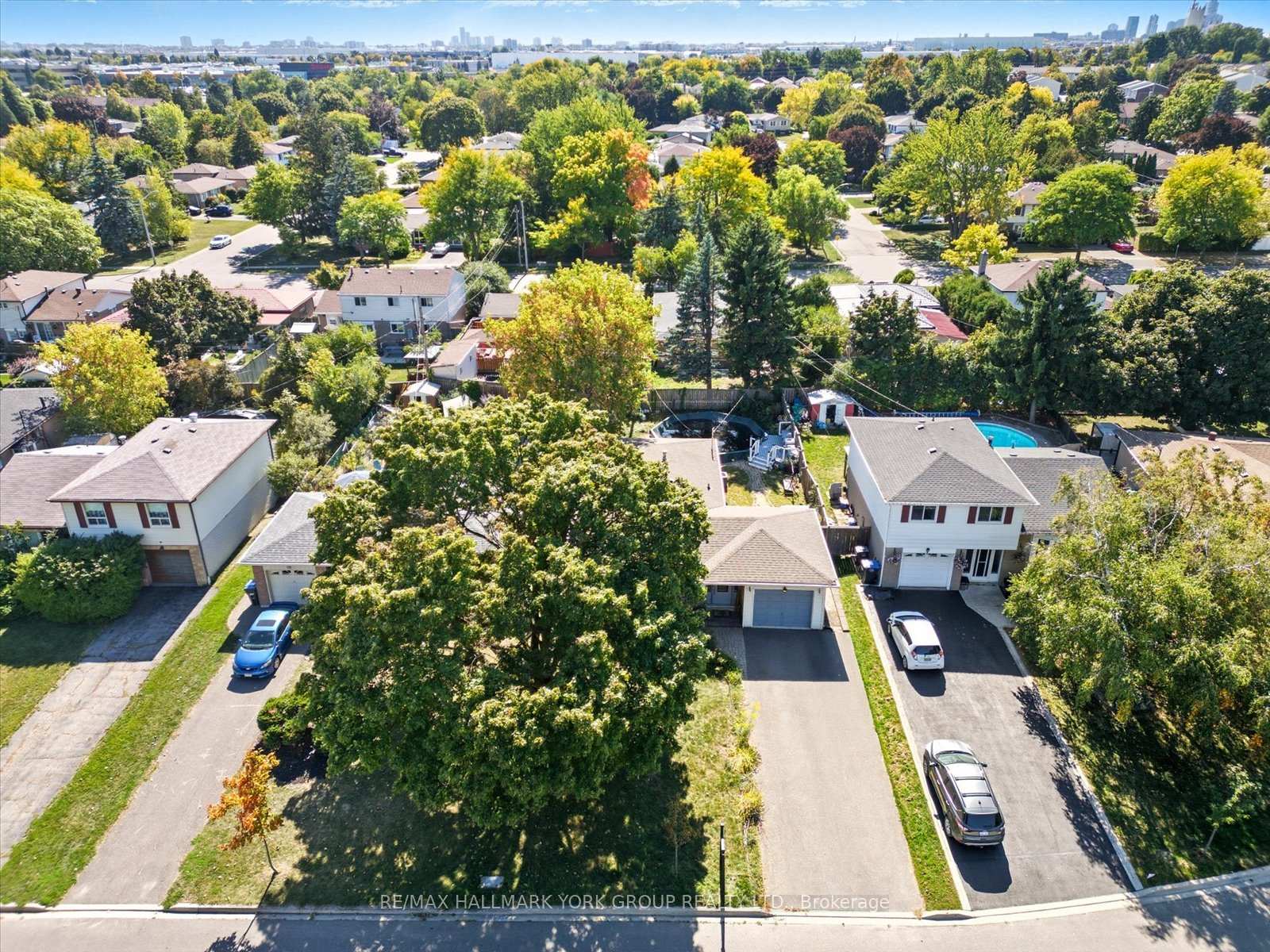 Photo 45 of 27 Bromley Crescent, Brampton, Avondale — HOMEH