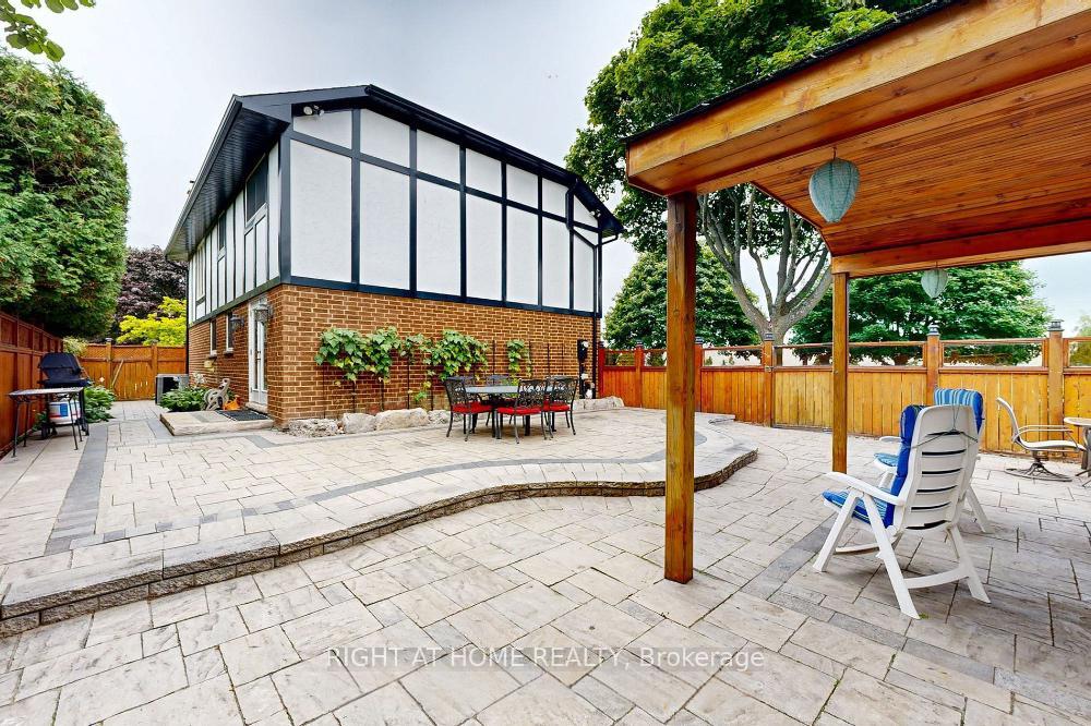 Photo 33 of 72 Lake Drive Way W, Ajax, South West — HOMEH