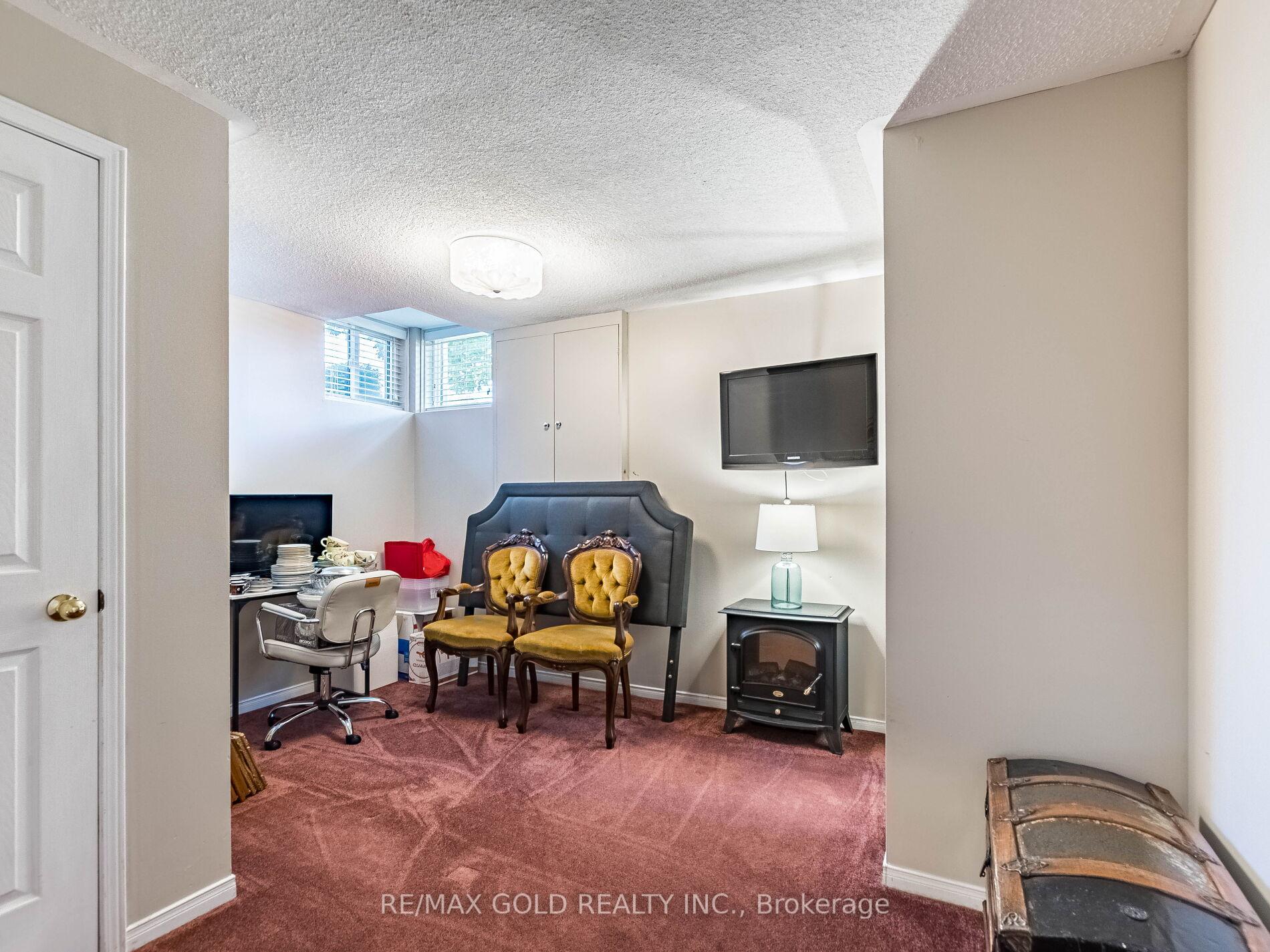 Photo 28 of 98 Springview Drive, Brampton, Brampton West — HOMEH