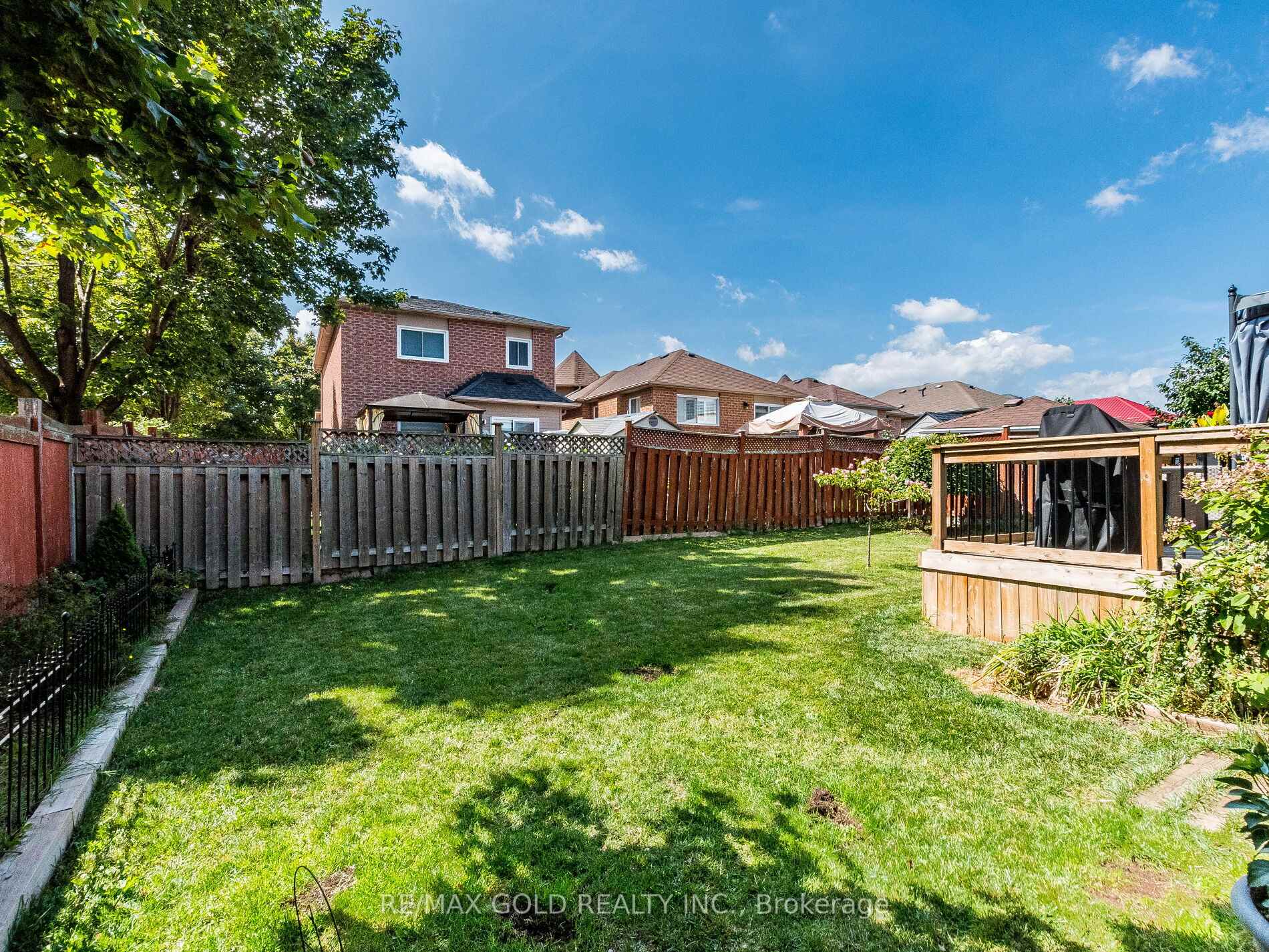 Photo 34 of 98 Springview Drive, Brampton, Brampton West — HOMEH