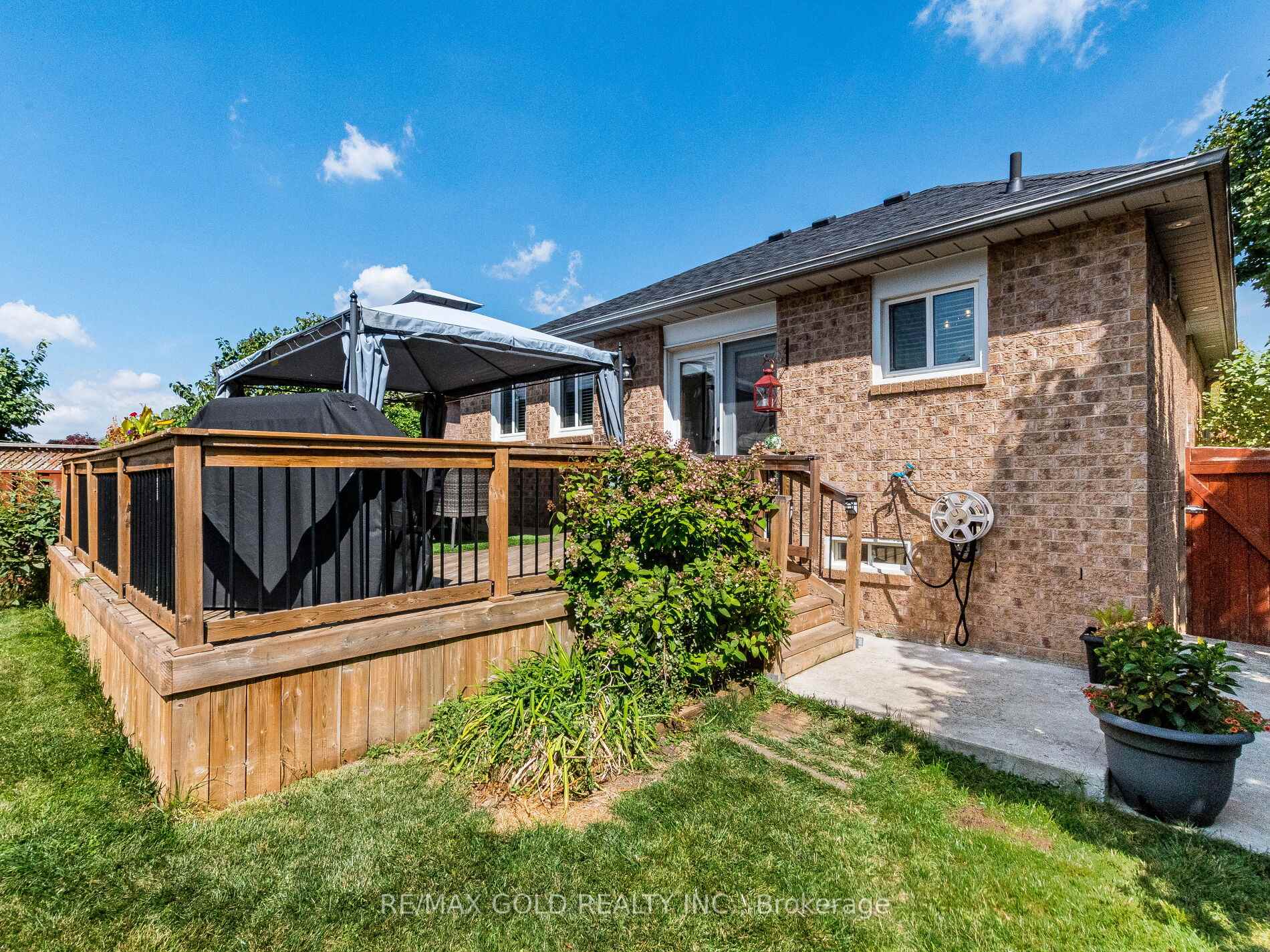 Photo 38 of 98 Springview Drive, Brampton, Brampton West — HOMEH