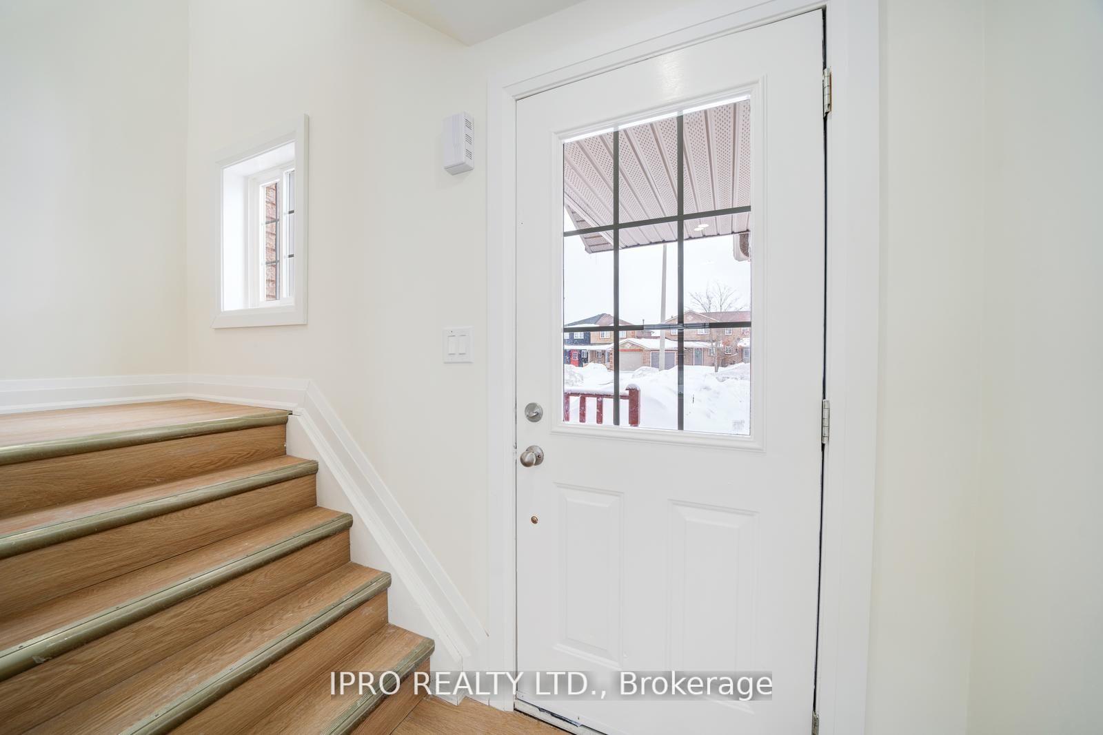 Photo 4 of 14 Weymouth Road, Barrie, Georgian Drive — HOMEH