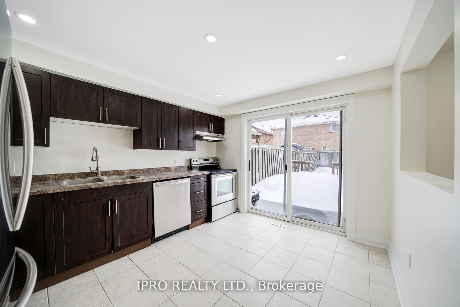 Photo 13 of 14 Weymouth Road, Barrie, Georgian Drive — HOMEH