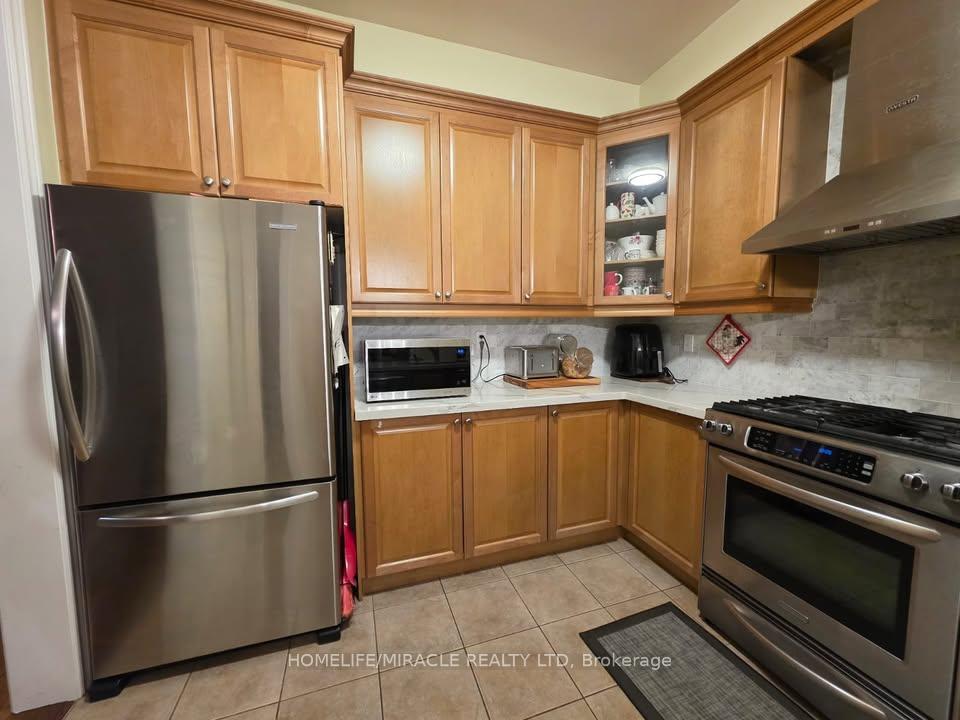 Photo 4 of 44 Tatra Crescent, Brampton, Bram West — HOMEH