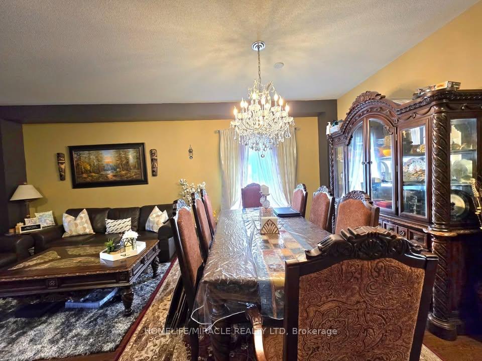 Photo 14 of 44 Tatra Crescent, Brampton, Bram West — HOMEH