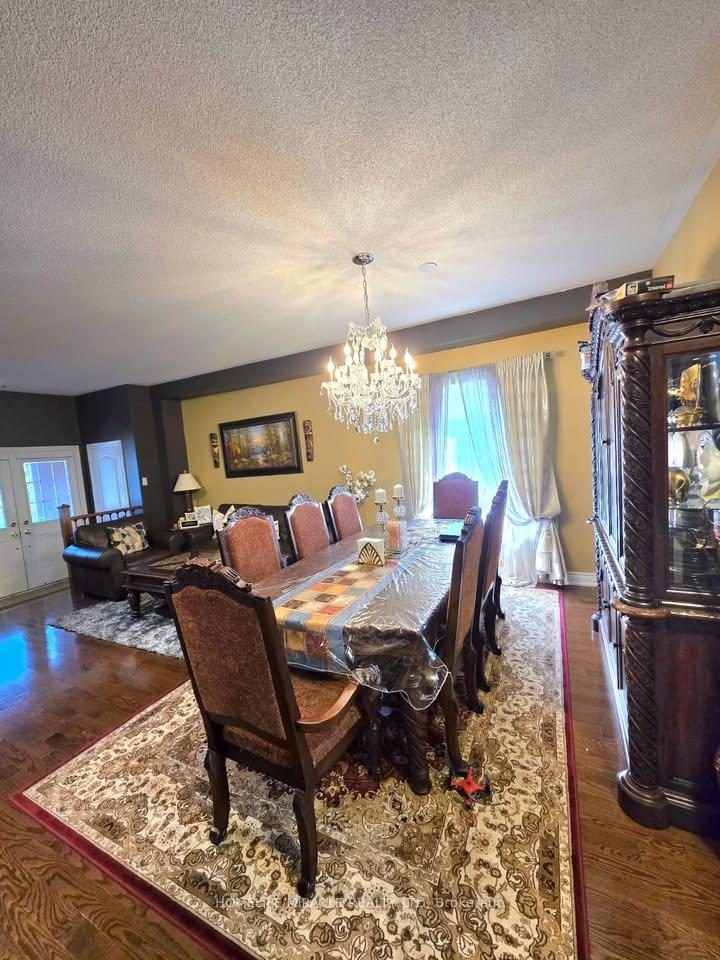 Photo 15 of 44 Tatra Crescent, Brampton, Bram West — HOMEH
