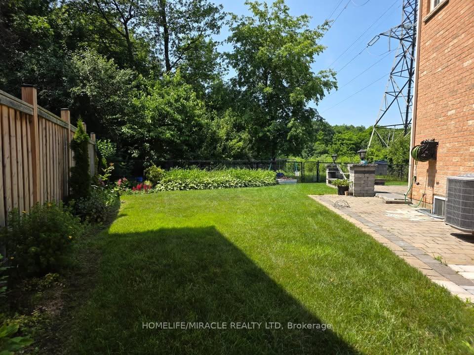 Photo 26 of 44 Tatra Crescent, Brampton, Bram West — HOMEH