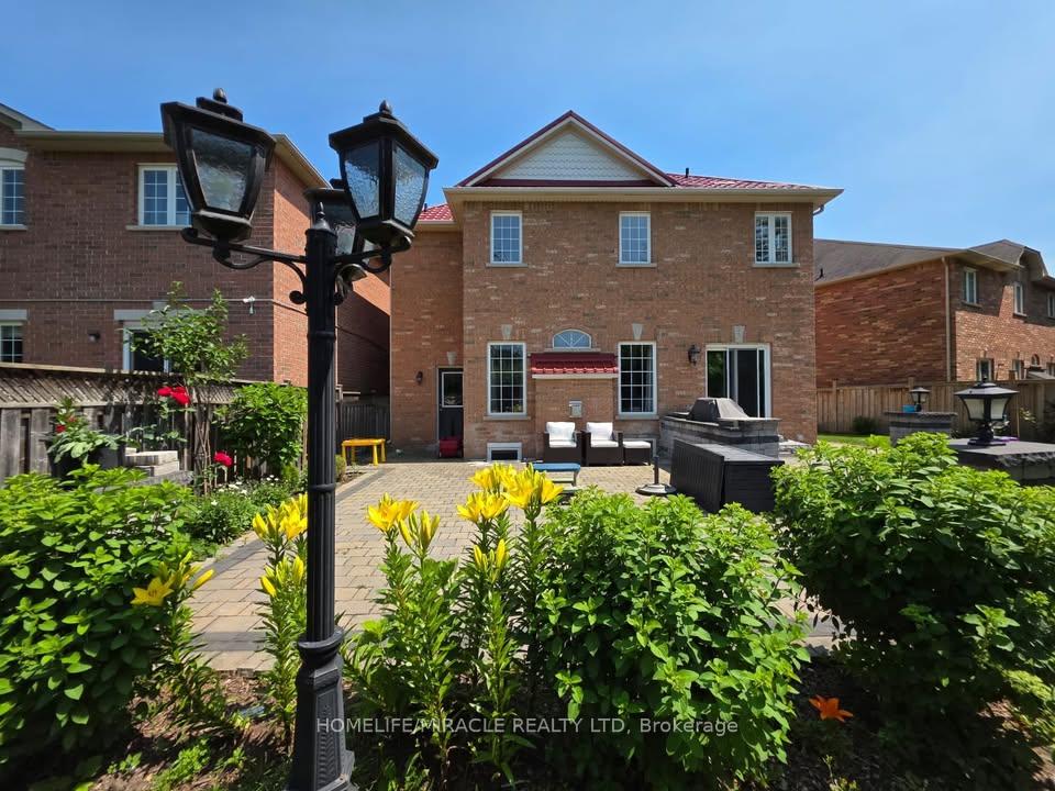 Photo 29 of 44 Tatra Crescent, Brampton, Bram West — HOMEH