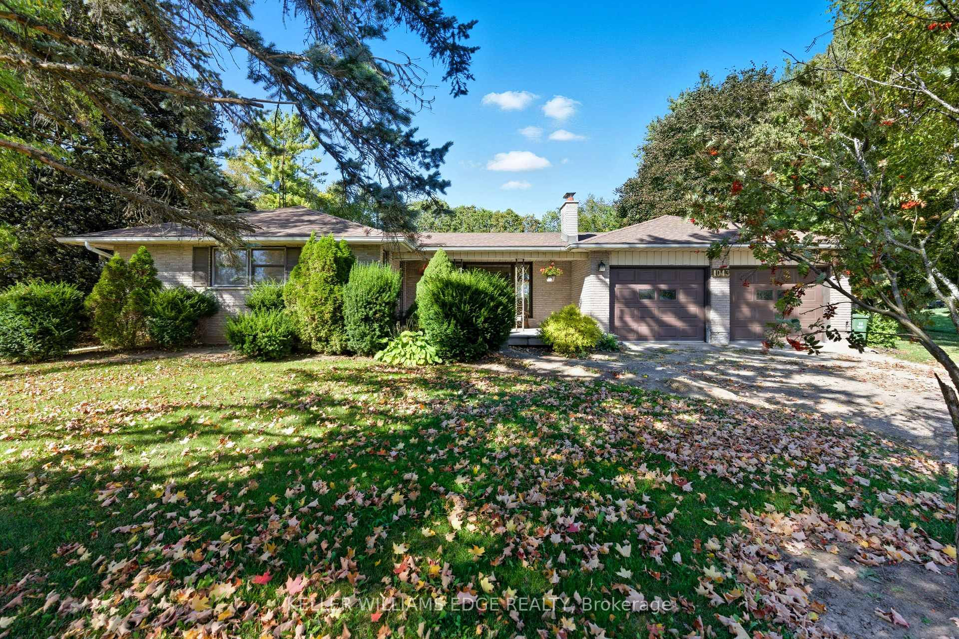 Photo 3 of 1043 Safari Road, Hamilton, Rural Flamborough — HOMEH