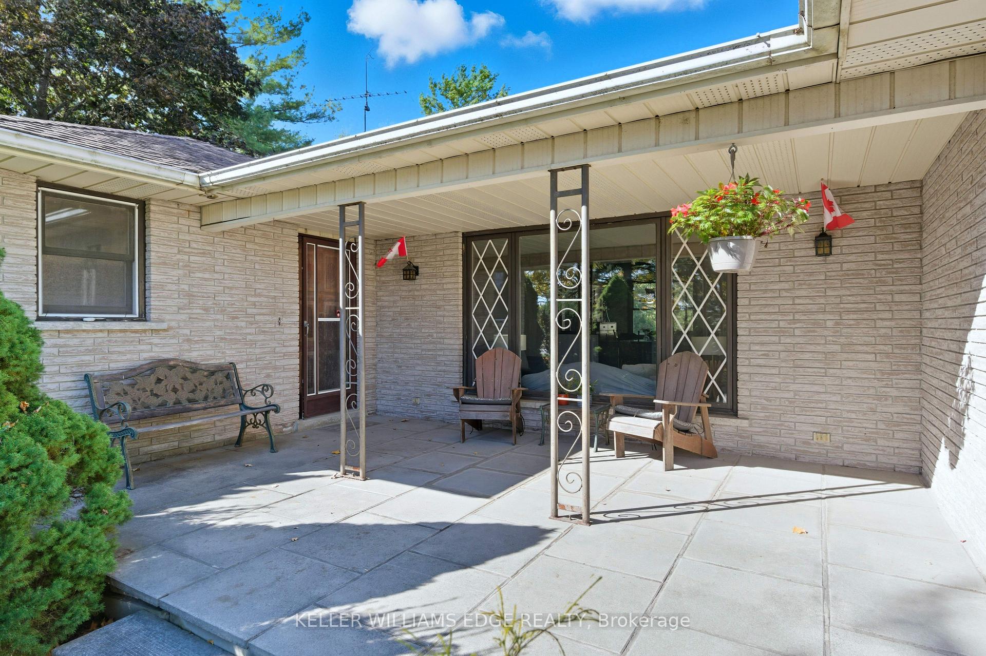 Photo 4 of 1043 Safari Road, Hamilton, Rural Flamborough — HOMEH