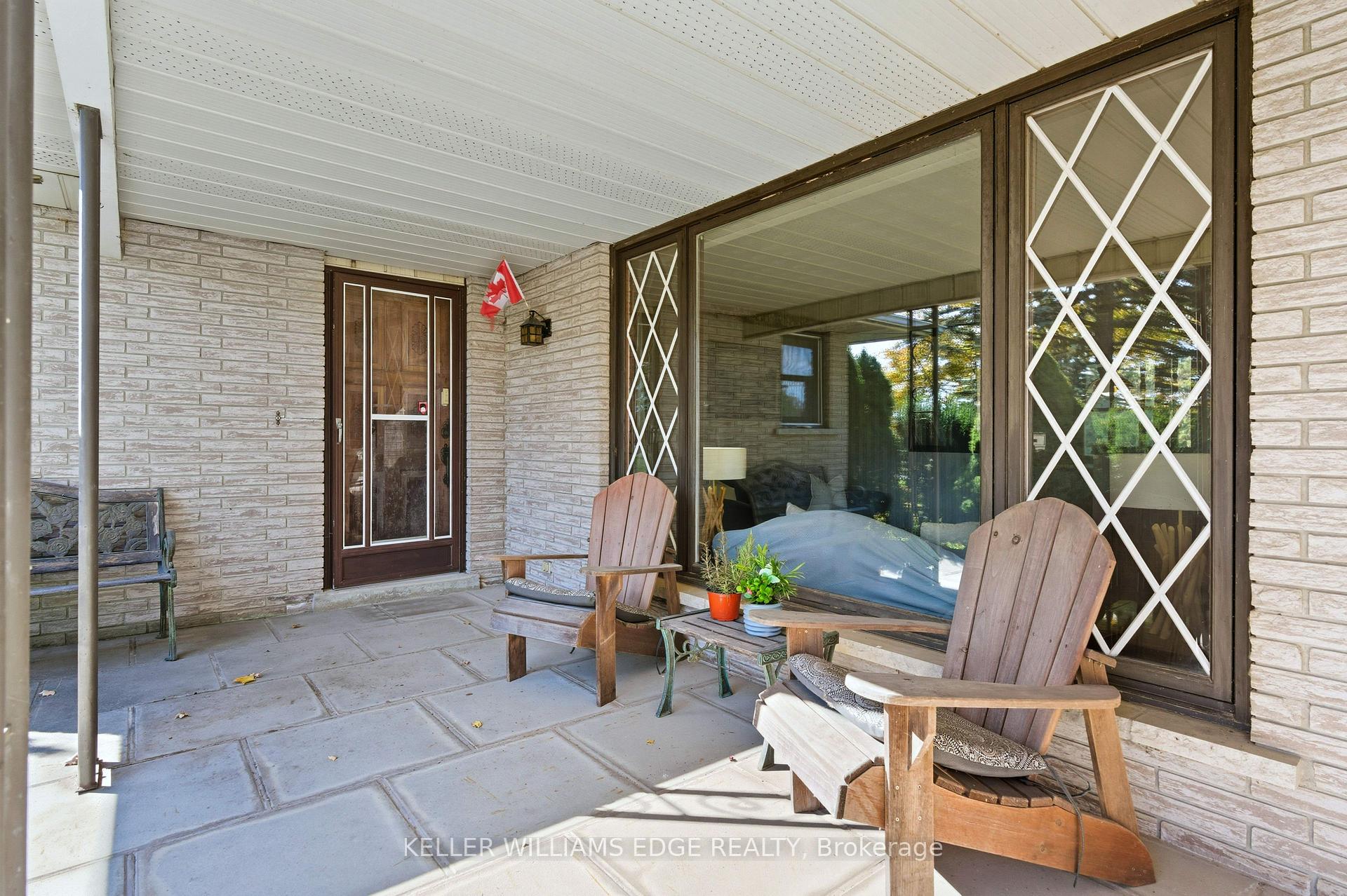 Photo 5 of 1043 Safari Road, Hamilton, Rural Flamborough — HOMEH