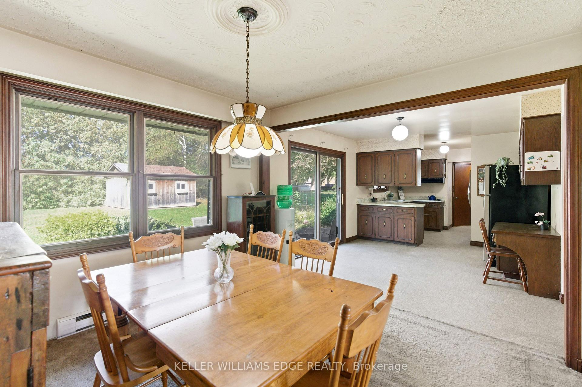 Photo 12 of 1043 Safari Road, Hamilton, Rural Flamborough — HOMEH