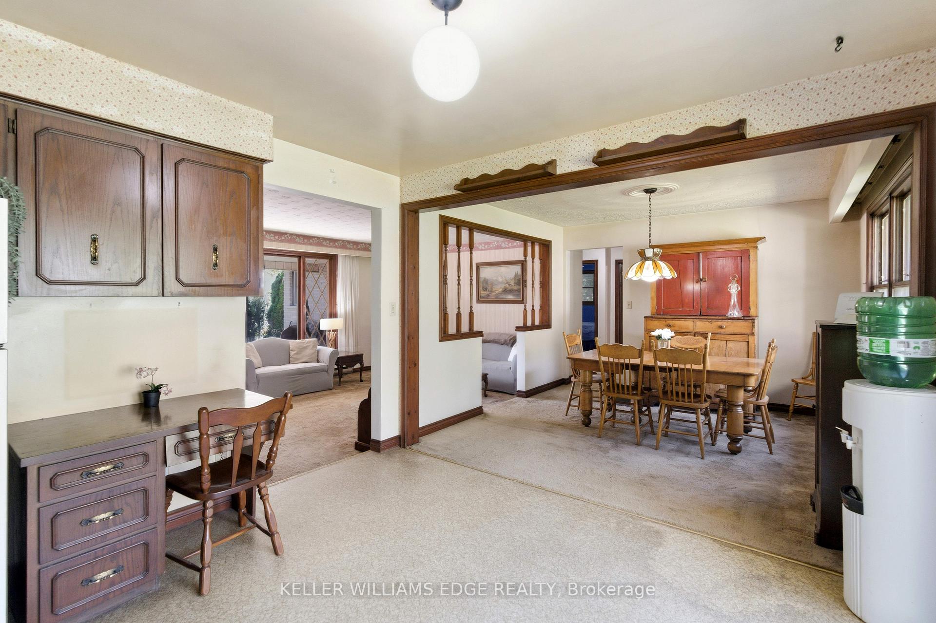 Photo 13 of 1043 Safari Road, Hamilton, Rural Flamborough — HOMEH