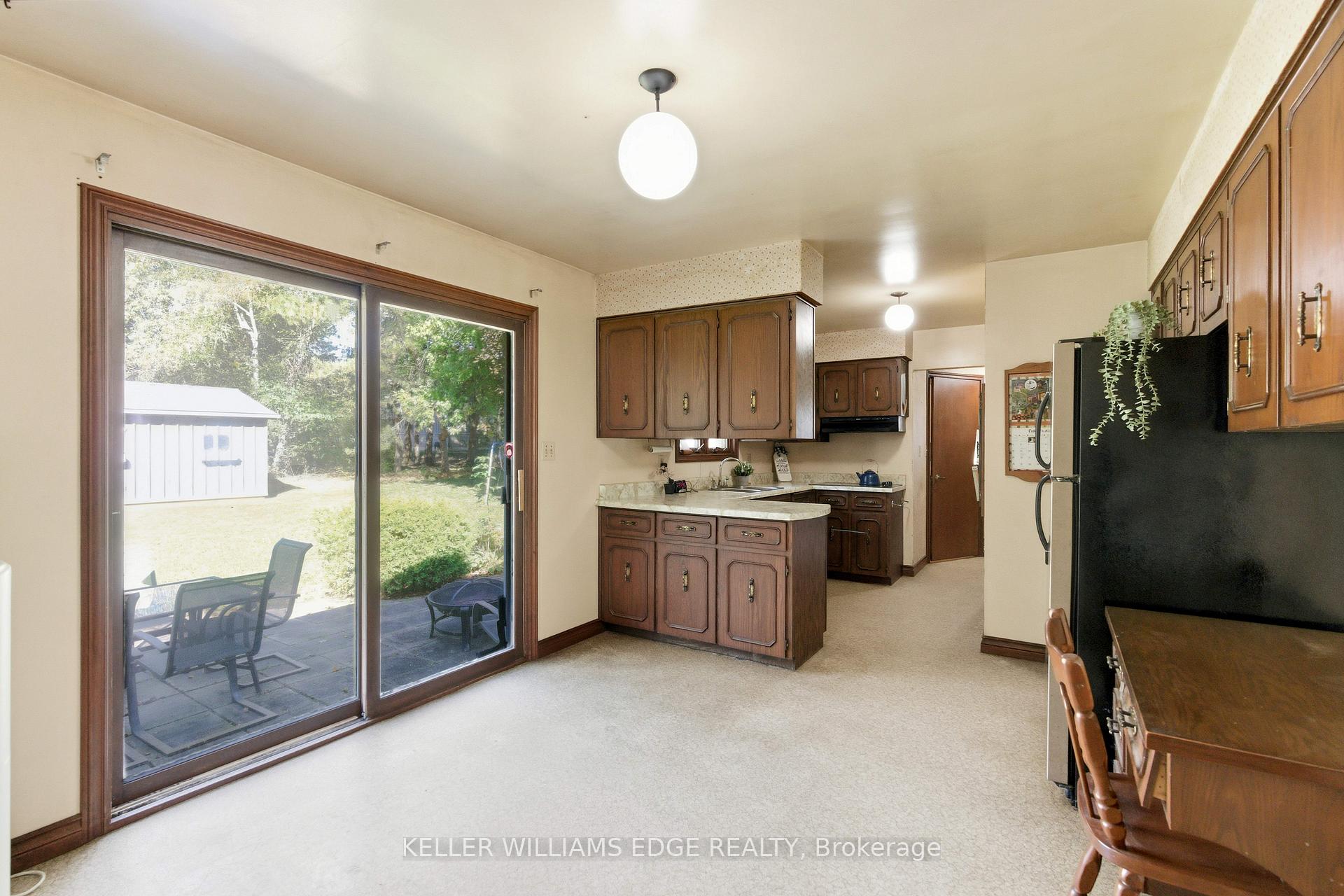 Photo 14 of 1043 Safari Road, Hamilton, Rural Flamborough — HOMEH