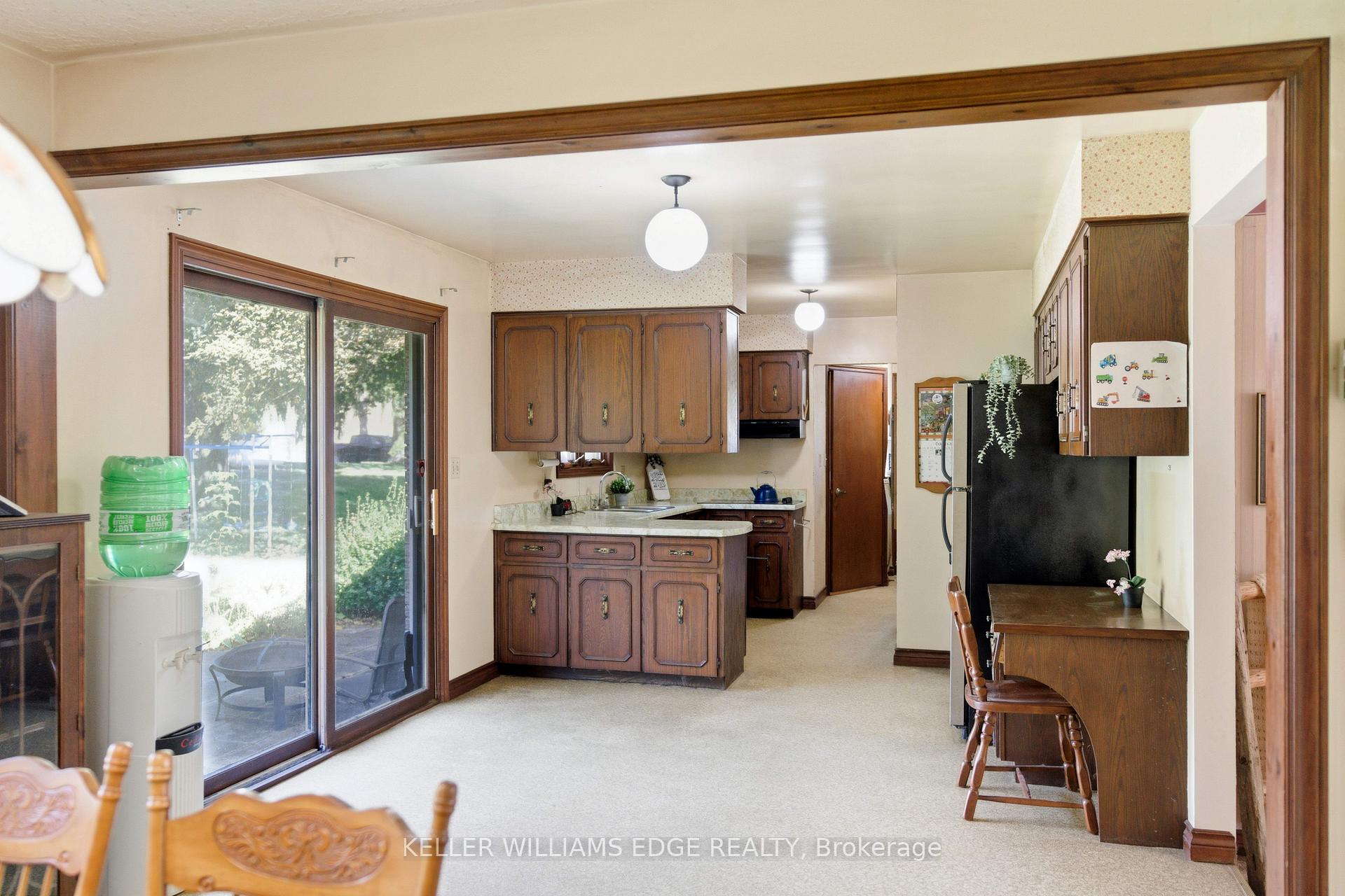 Photo 15 of 1043 Safari Road, Hamilton, Rural Flamborough — HOMEH