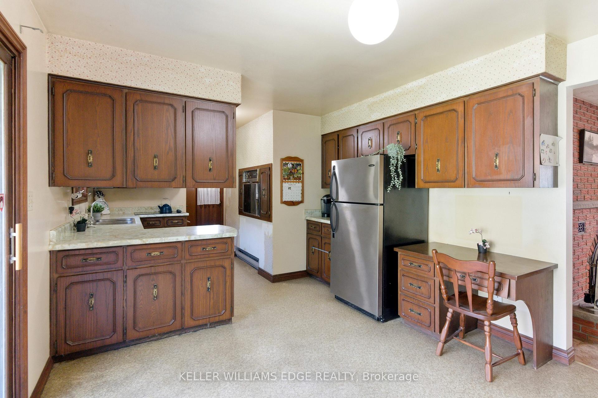 Photo 16 of 1043 Safari Road, Hamilton, Rural Flamborough — HOMEH