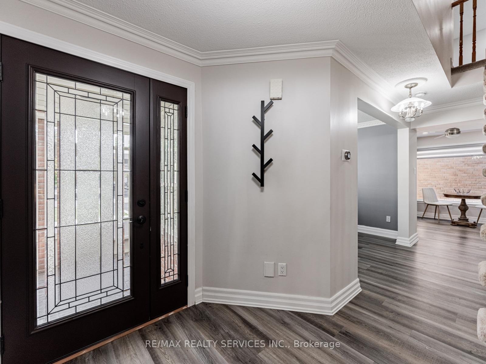 Photo 5 of 28 Lacewood Crescent, Brampton, Westgate — HOMEH