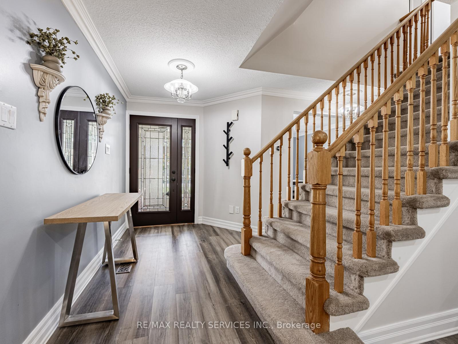 Photo 6 of 28 Lacewood Crescent, Brampton, Westgate — HOMEH