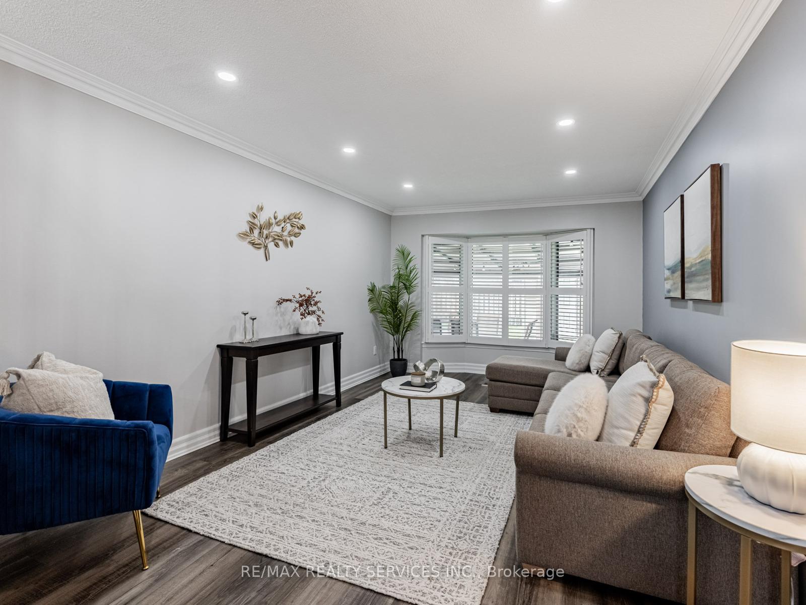 Photo 9 of 28 Lacewood Crescent, Brampton, Westgate — HOMEH