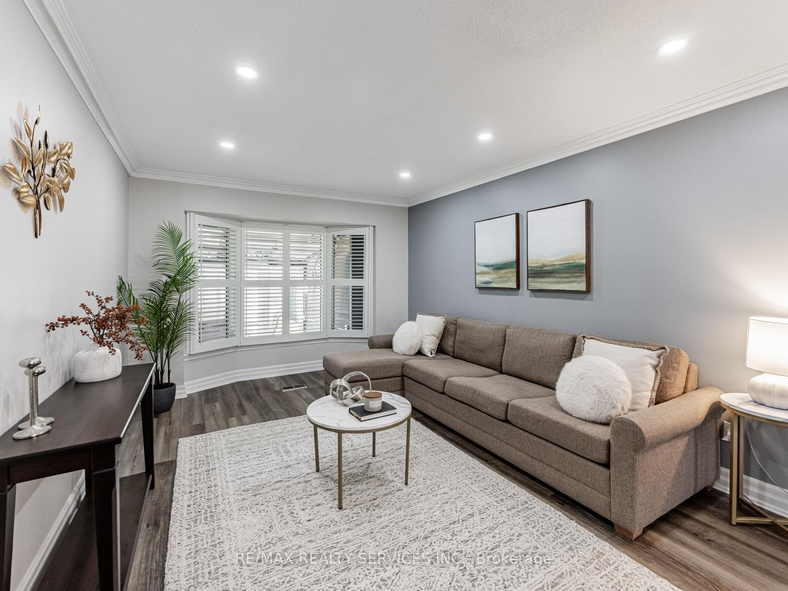 Photo 10 of 28 Lacewood Crescent, Brampton, Westgate — HOMEH
