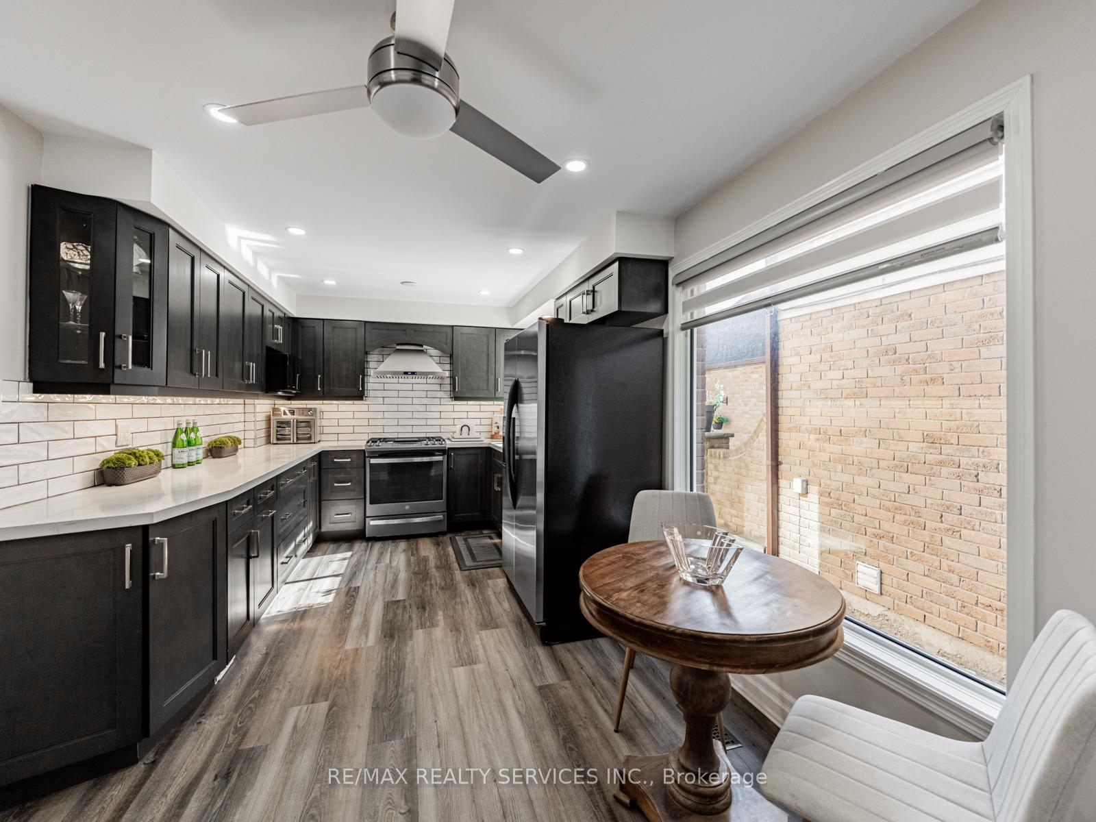 Photo 13 of 28 Lacewood Crescent, Brampton, Westgate — HOMEH