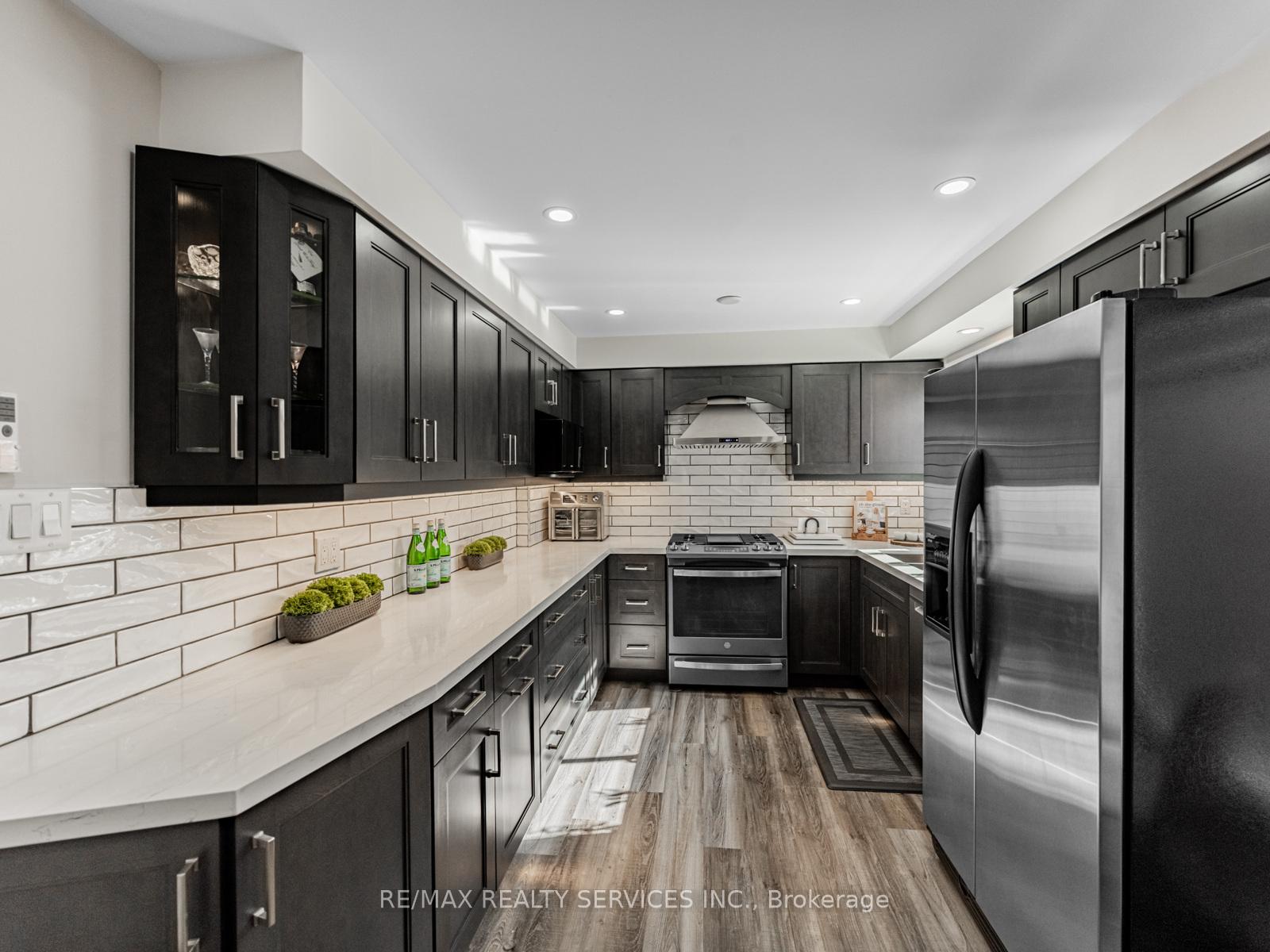 Photo 14 of 28 Lacewood Crescent, Brampton, Westgate — HOMEH