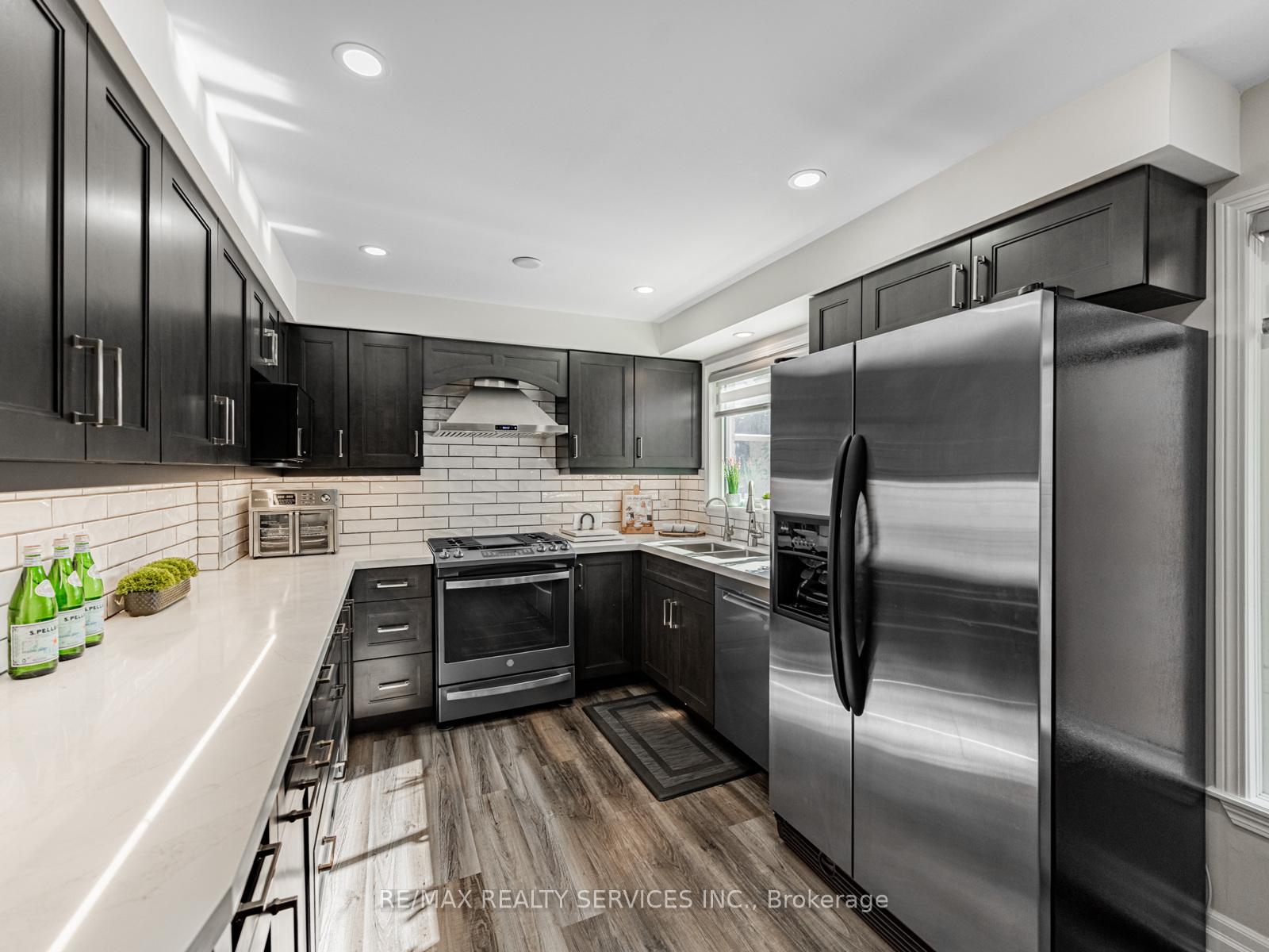 Photo 17 of 28 Lacewood Crescent, Brampton, Westgate — HOMEH