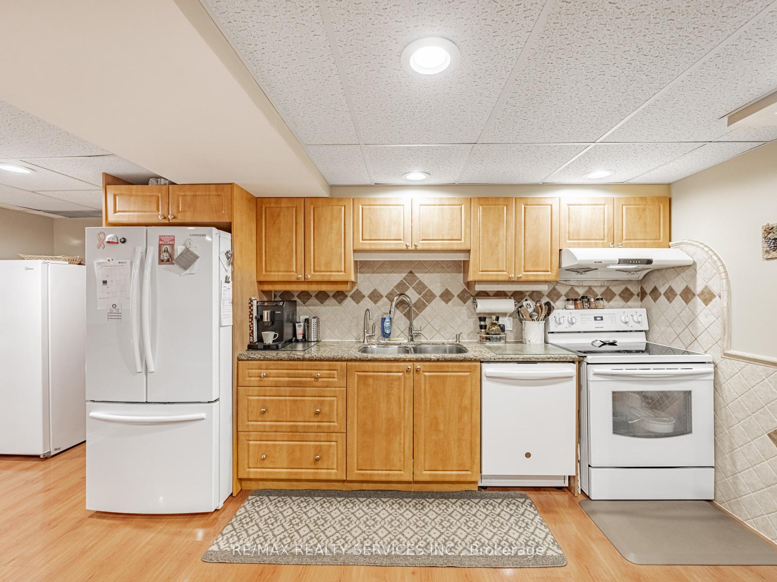Photo 38 of 28 Lacewood Crescent, Brampton, Westgate — HOMEH
