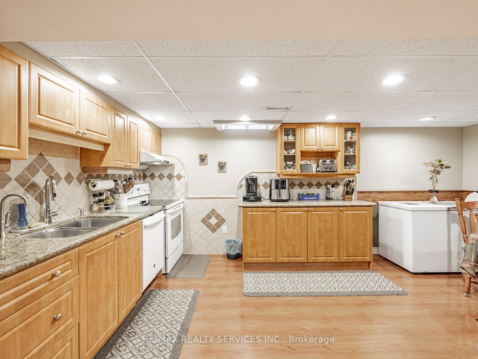Photo 39 of 28 Lacewood Crescent, Brampton, Westgate — HOMEH