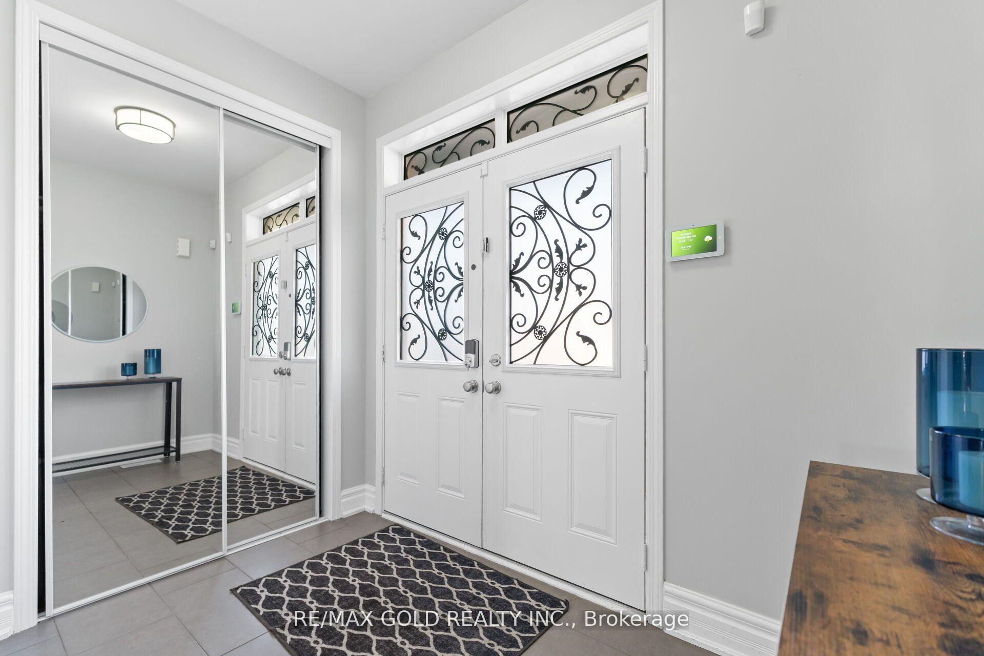 Photo 4 of 172 Tysonville Circle, Brampton, Northwest Brampton — HOMEH