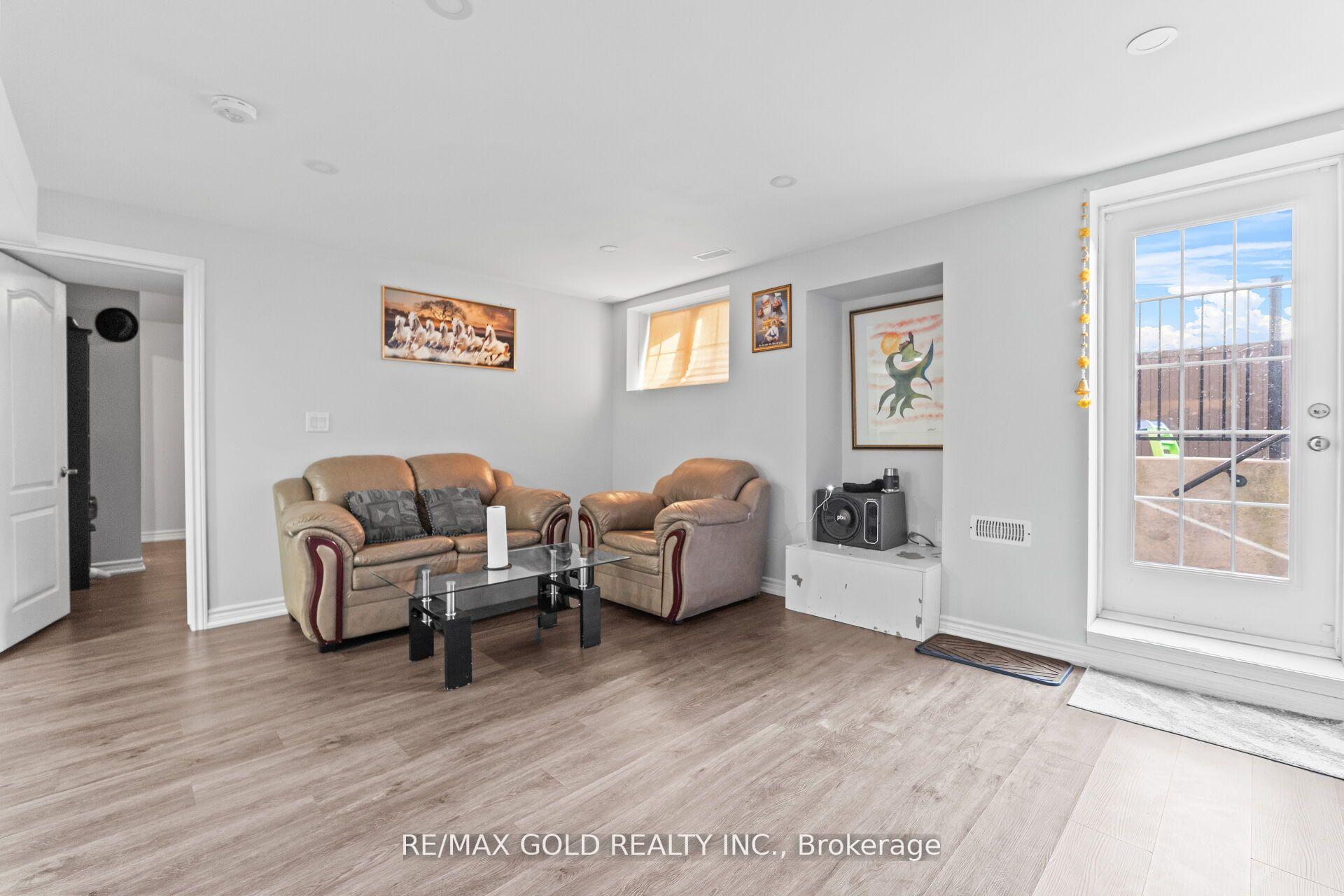 Photo 35 of 172 Tysonville Circle, Brampton, Northwest Brampton — HOMEH