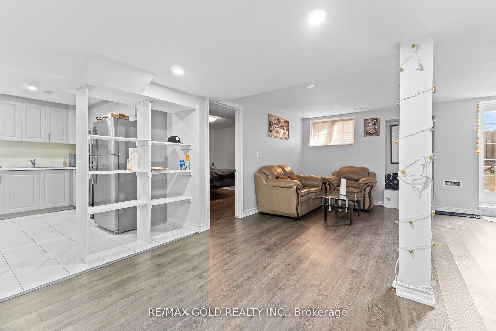 Photo 36 of 172 Tysonville Circle, Brampton, Northwest Brampton — HOMEH