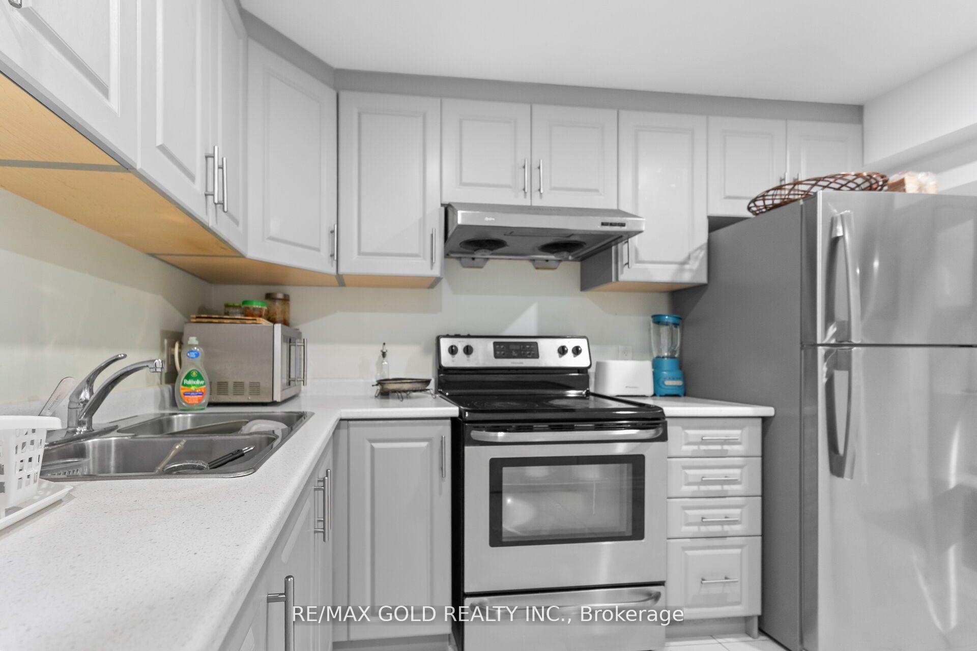 Photo 37 of 172 Tysonville Circle, Brampton, Northwest Brampton — HOMEH