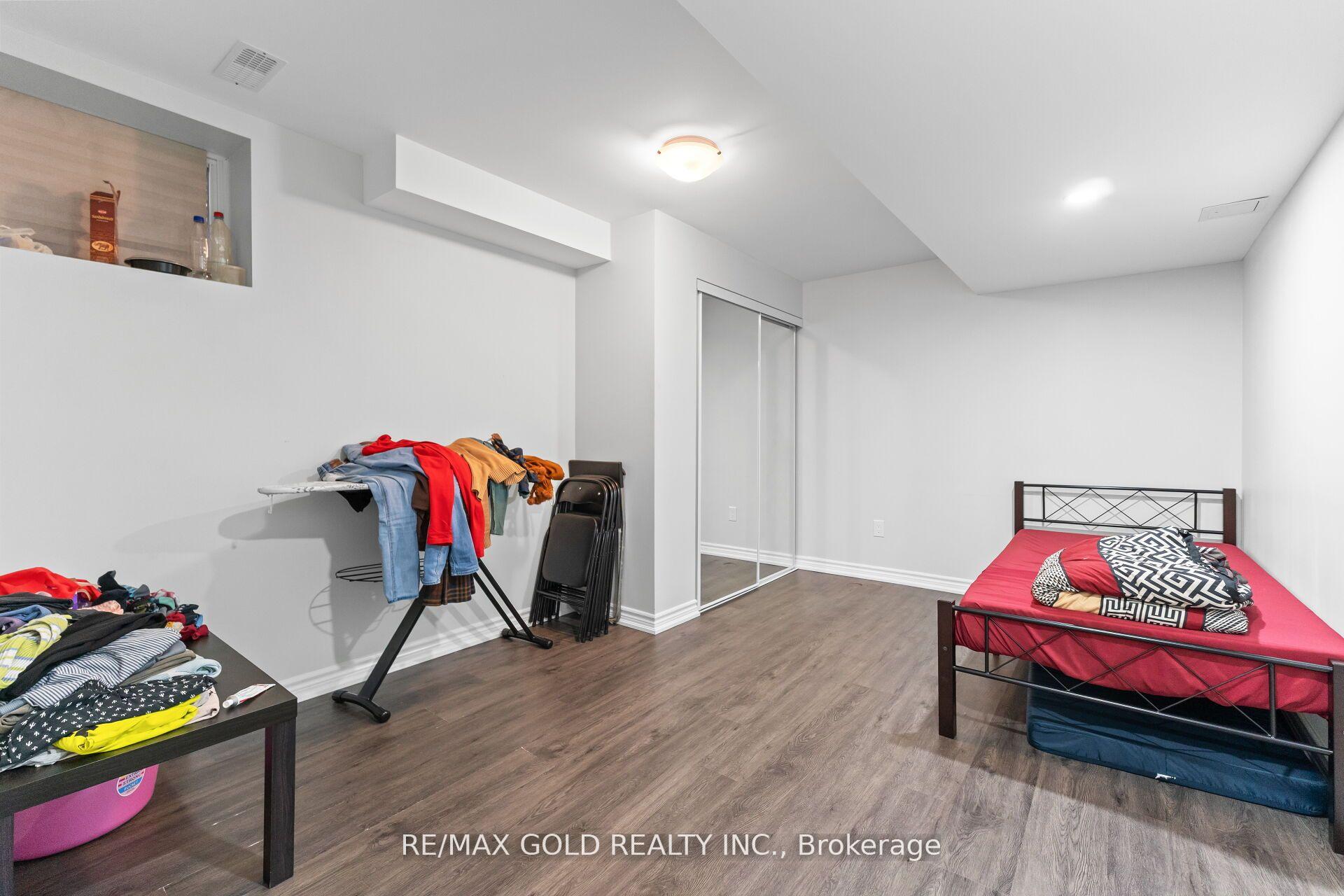Photo 39 of 172 Tysonville Circle, Brampton, Northwest Brampton — HOMEH