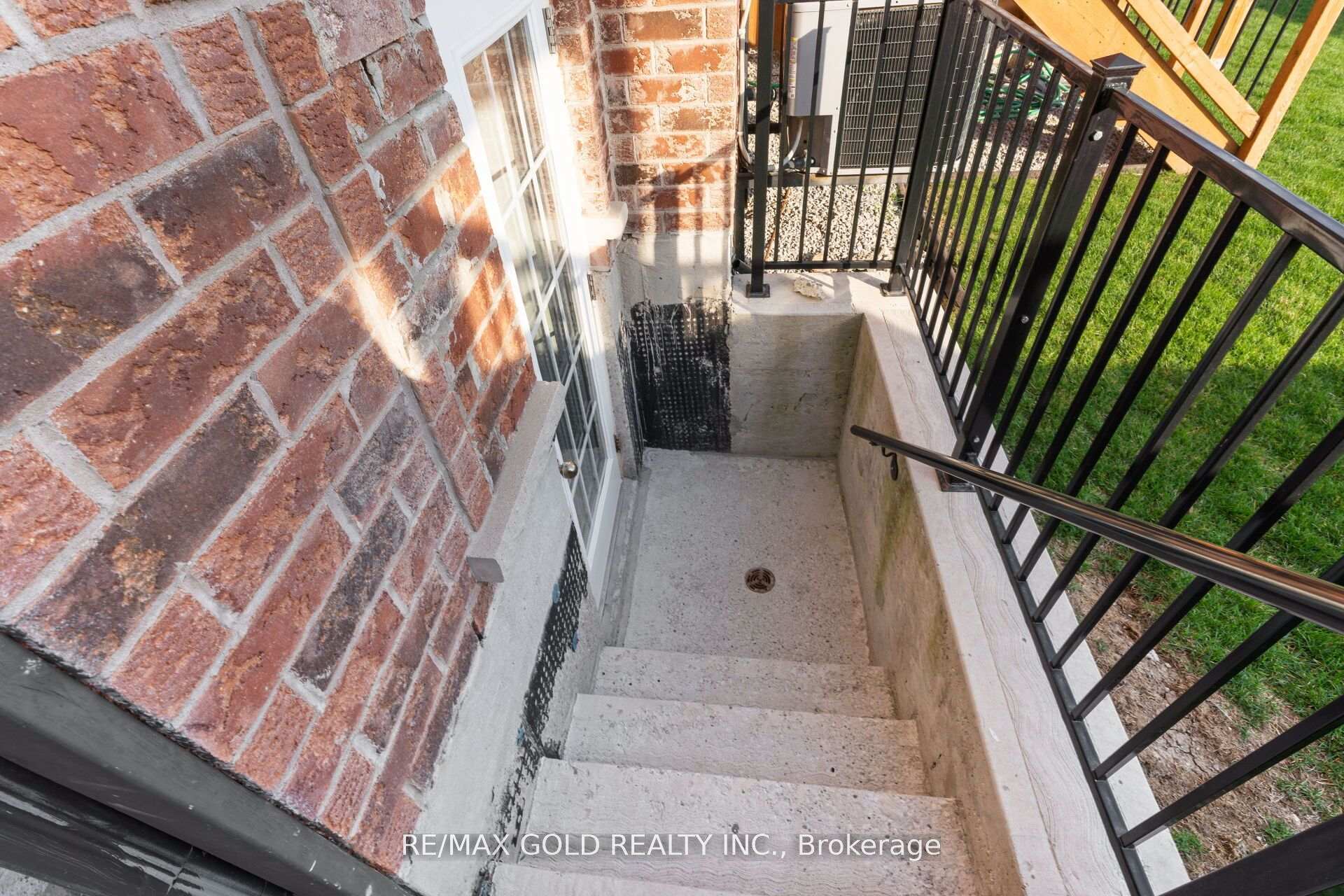 Photo 46 of 172 Tysonville Circle, Brampton, Northwest Brampton — HOMEH