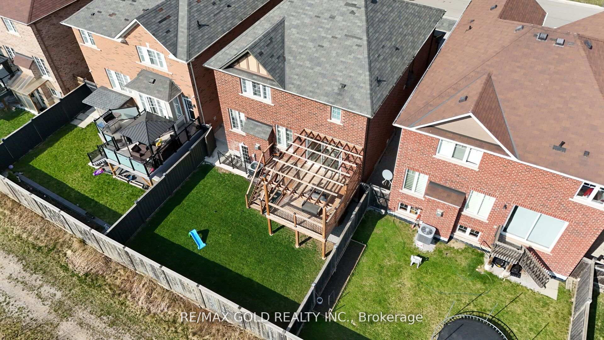 Photo 47 of 172 Tysonville Circle, Brampton, Northwest Brampton — HOMEH