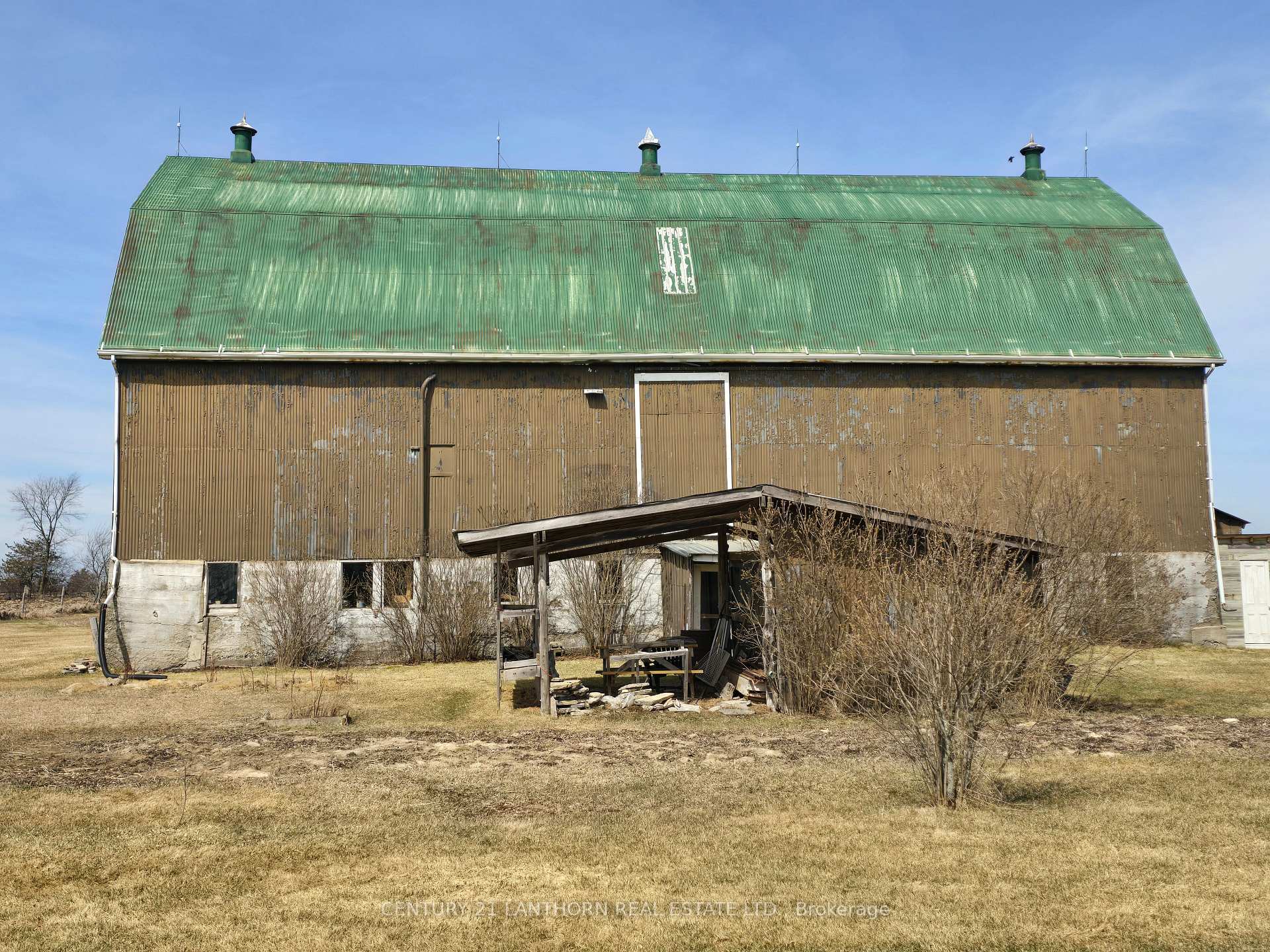 Photo 31 of 689 Airport Parkway, Belleville, Belleville Ward — HOMEH