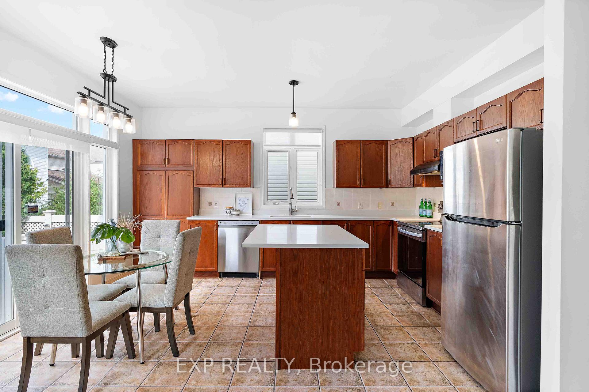 Photo 10 of 94 Upney Drive, Ottawa, Barrhaven - Longfields — HOMEH