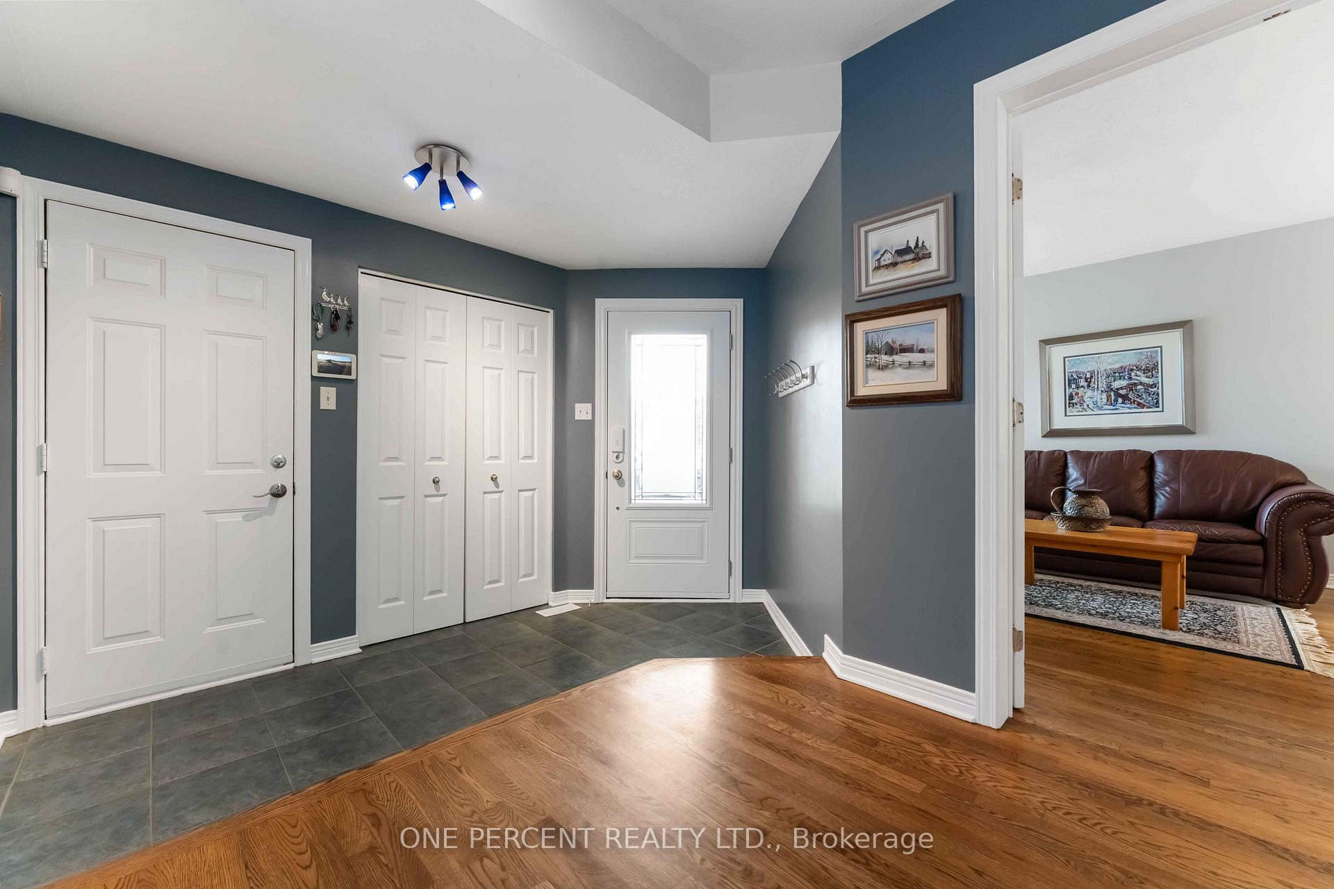 Photo 3 of 31 Armagh Way, Ottawa, Barrhaven - Longfields — HOMEH