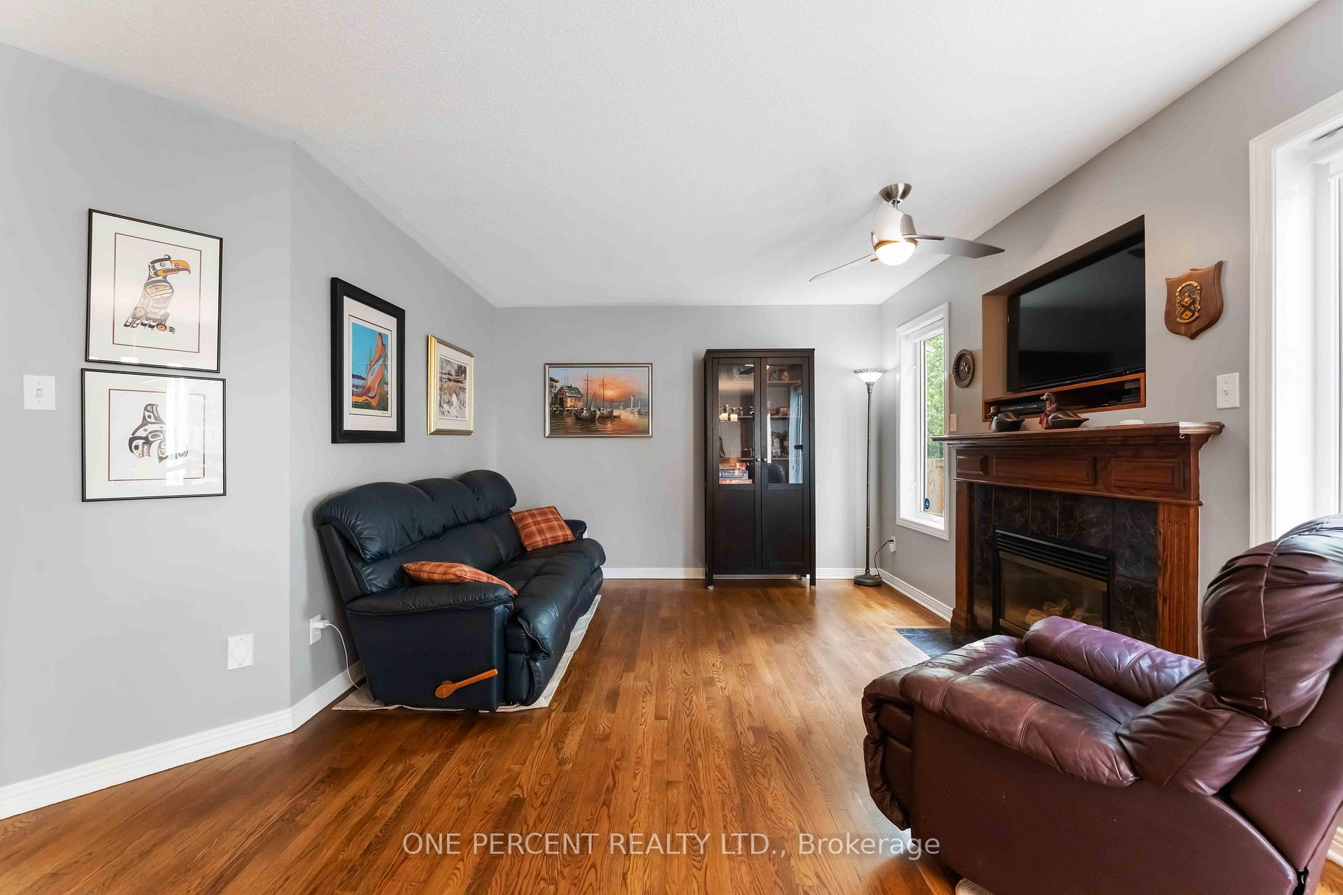 Photo 9 of 31 Armagh Way, Ottawa, Barrhaven - Longfields — HOMEH