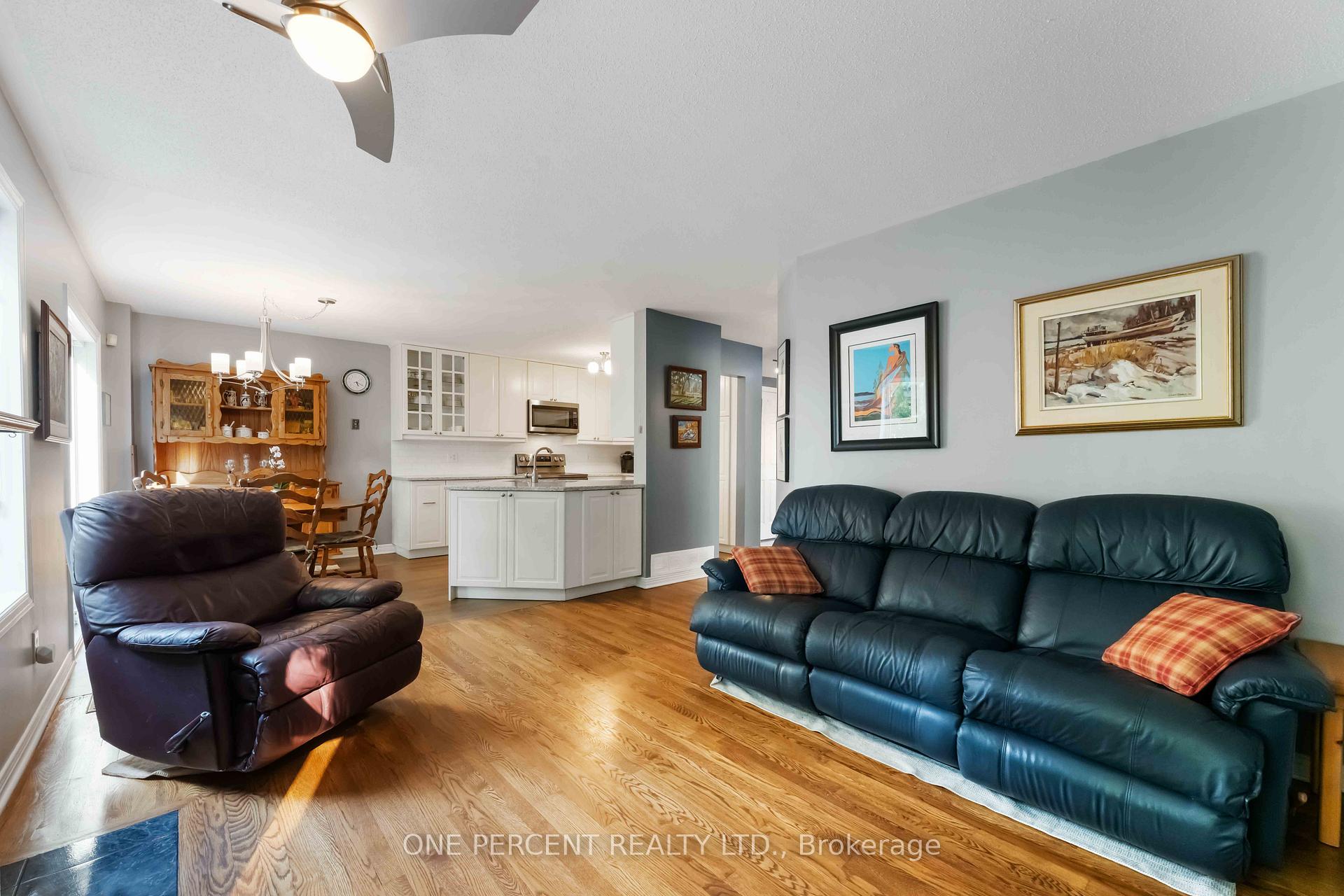 Photo 10 of 31 Armagh Way, Ottawa, Barrhaven - Longfields — HOMEH