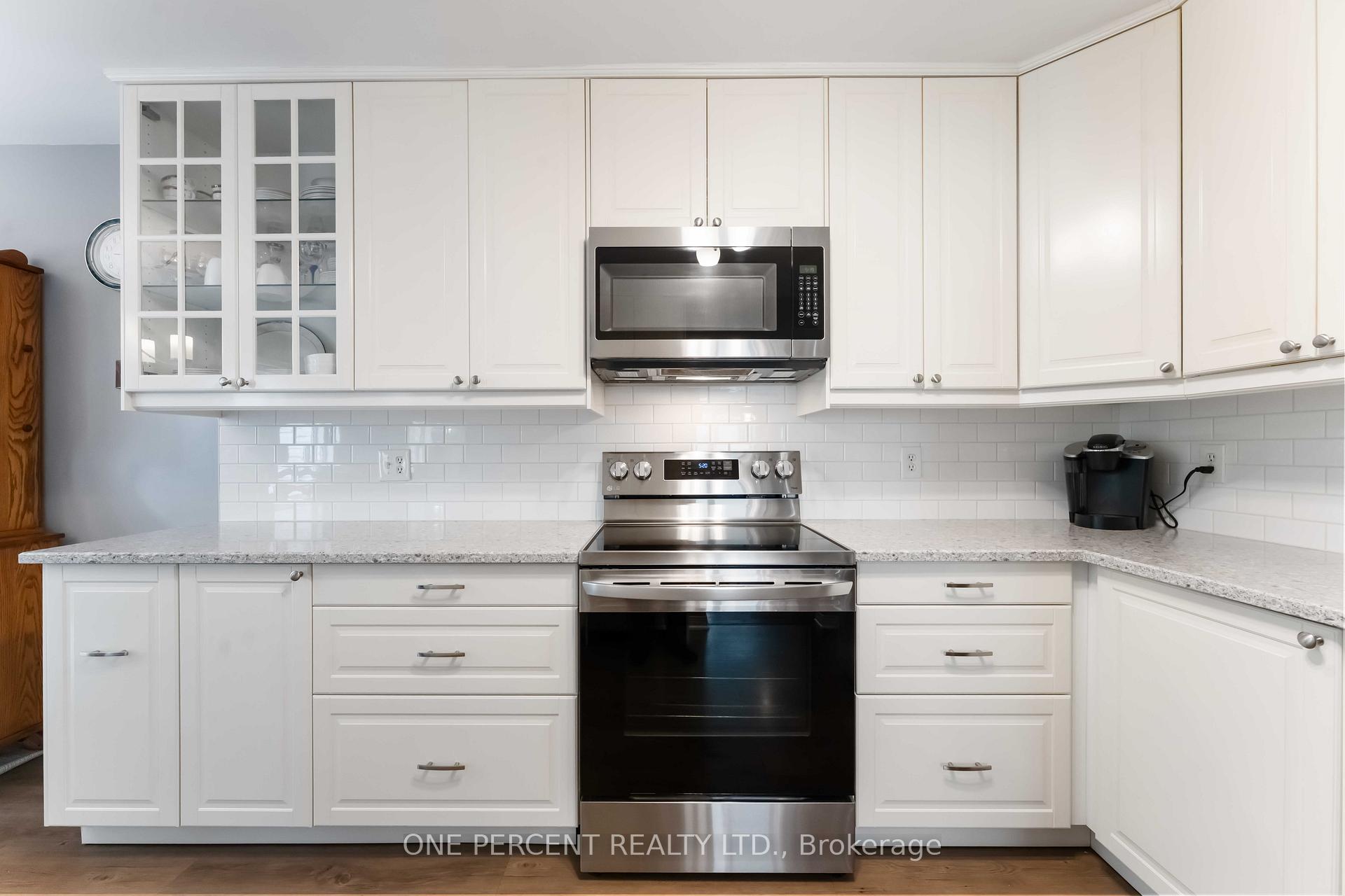 Photo 8 of 31 Armagh Way, Ottawa, Barrhaven - Longfields — HOMEH