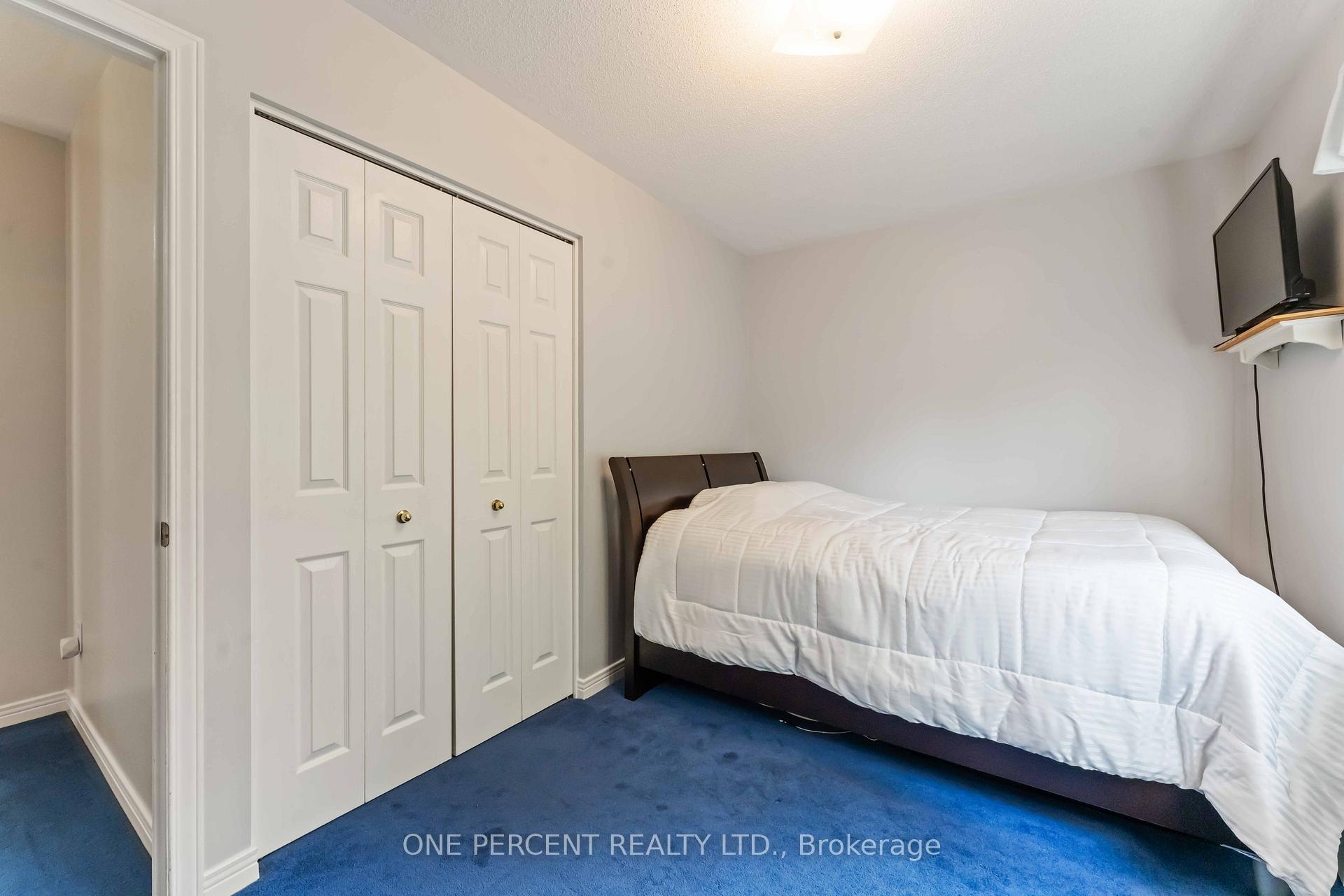 Photo 16 of 31 Armagh Way, Ottawa, Barrhaven - Longfields — HOMEH